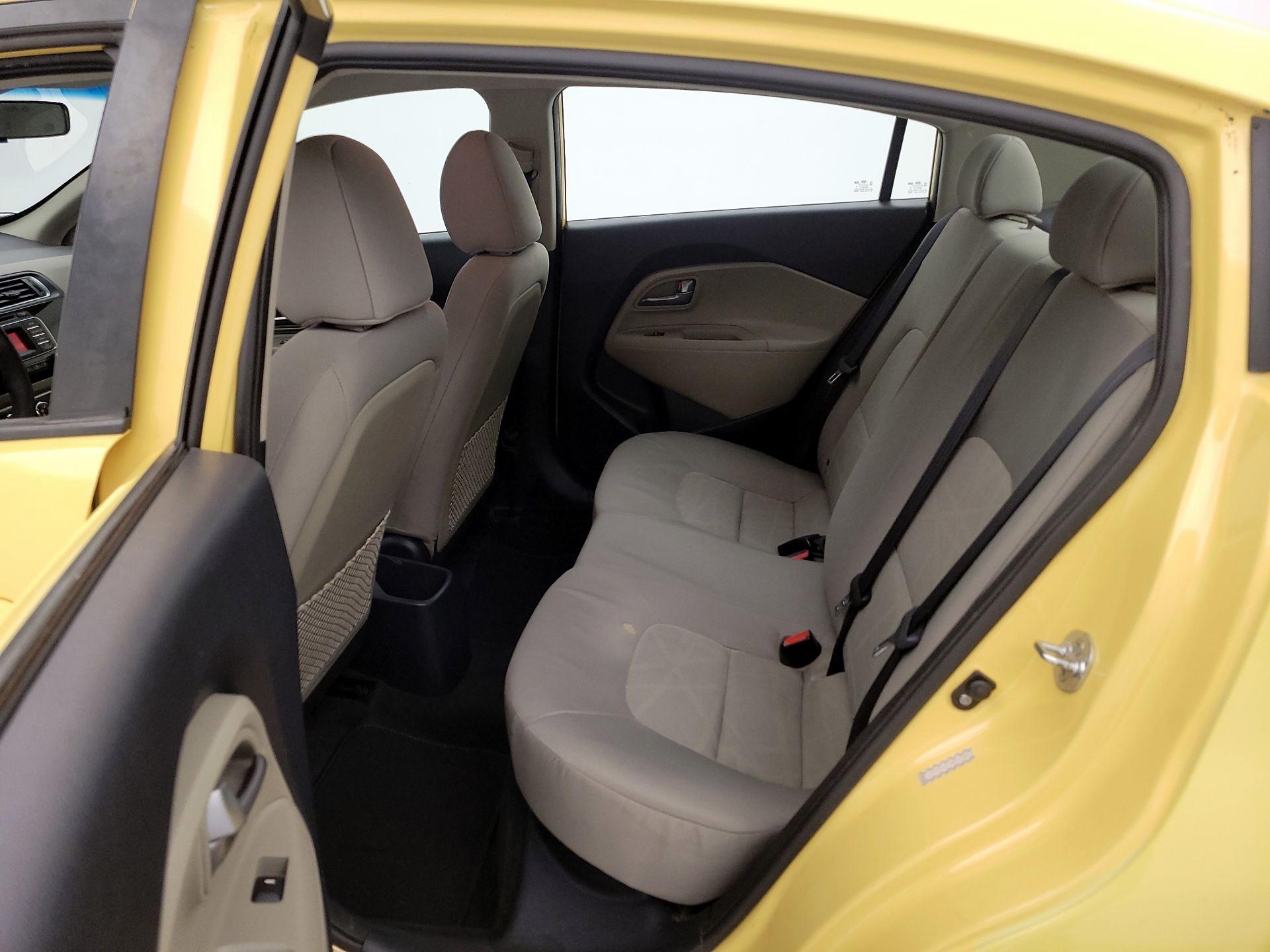 Thumbnail: 2016 Kia Rio - 18