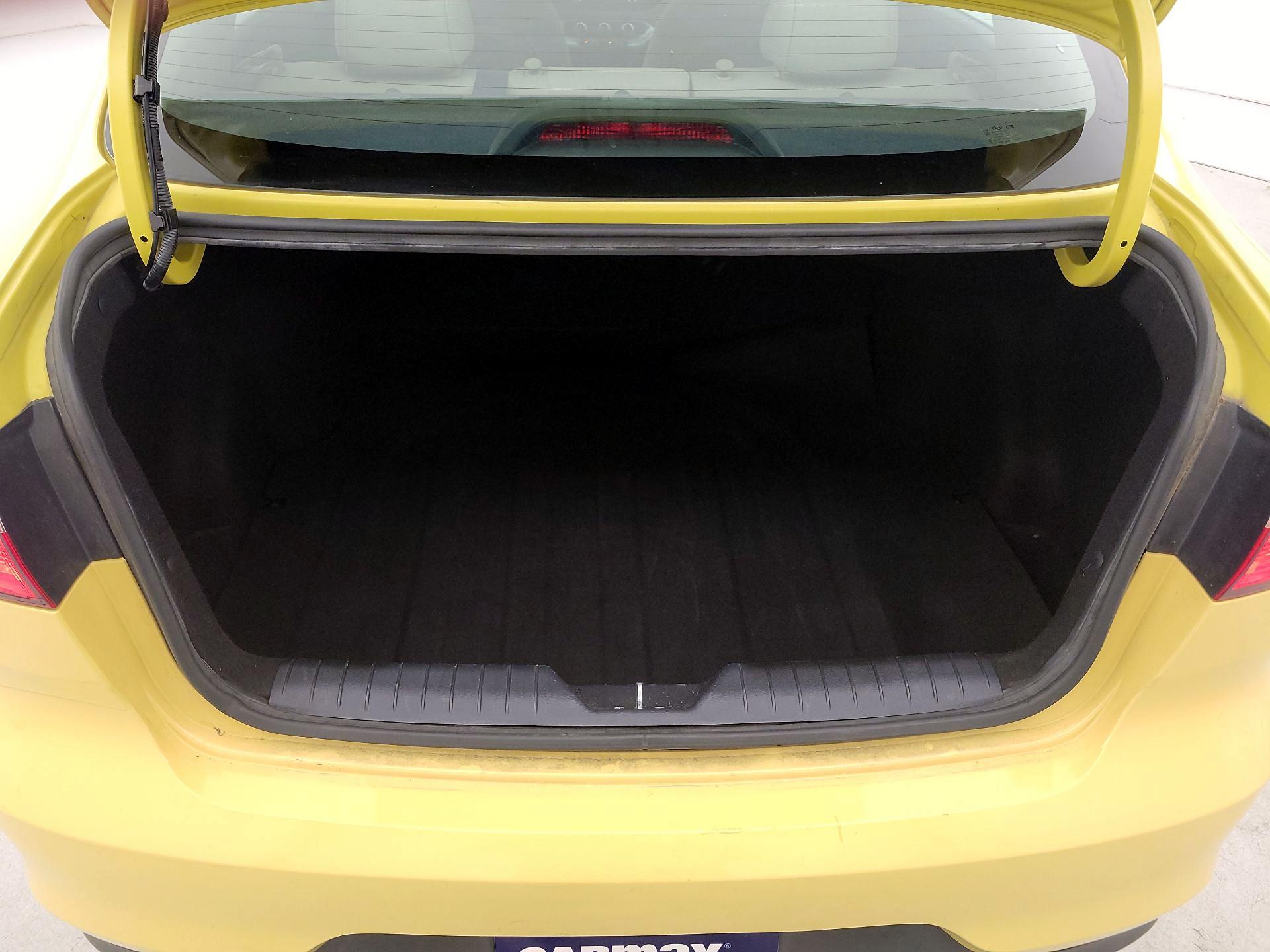 Thumbnail: 2016 Kia Rio - 19