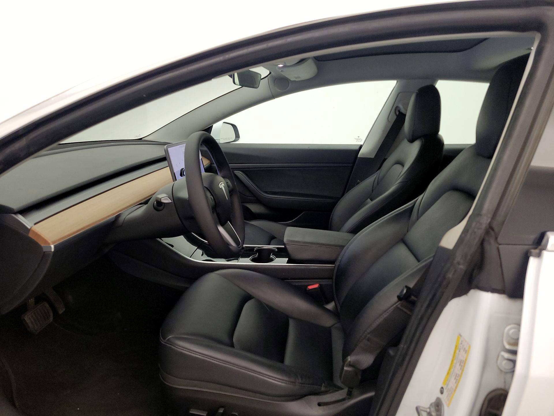 Thumbnail: 2020 Tesla Model 3 - 11
