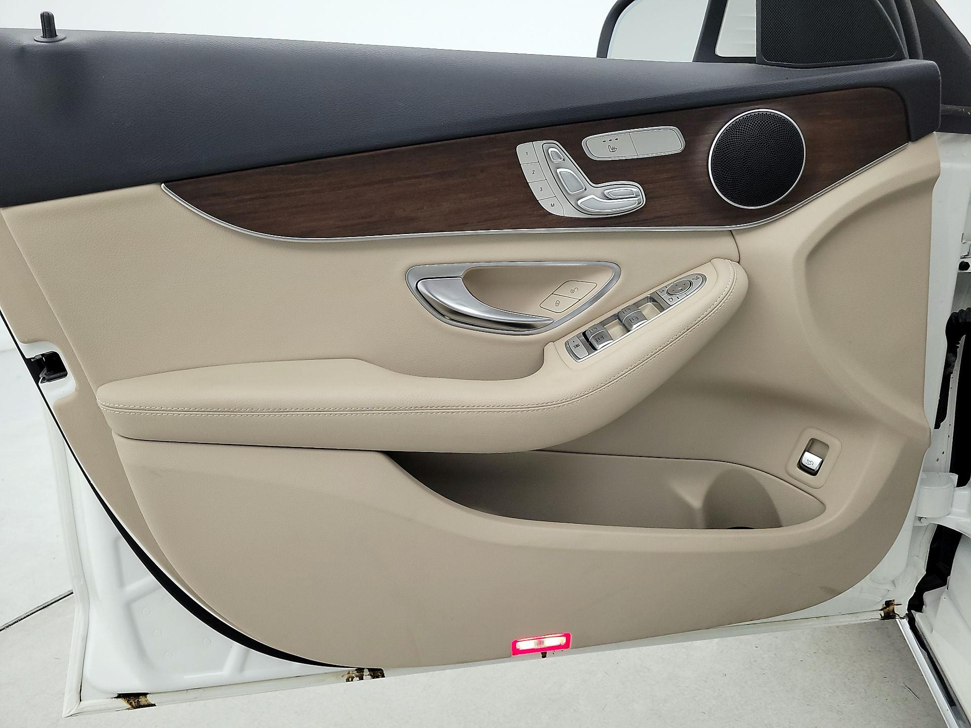 Thumbnail: 2021 Mercedes-Benz C-Class - 12