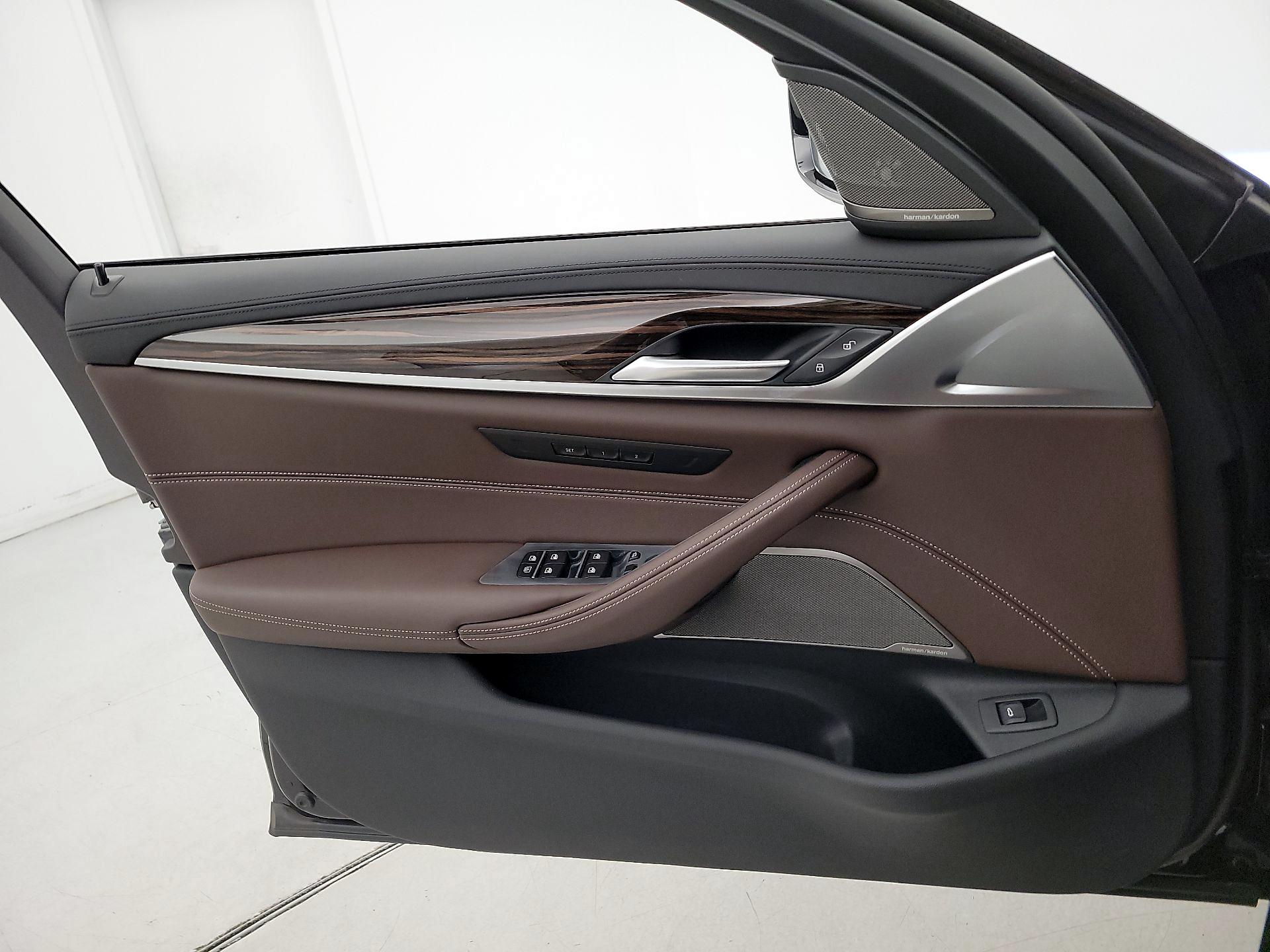 Thumbnail: 2022 BMW 5 Series - 12
