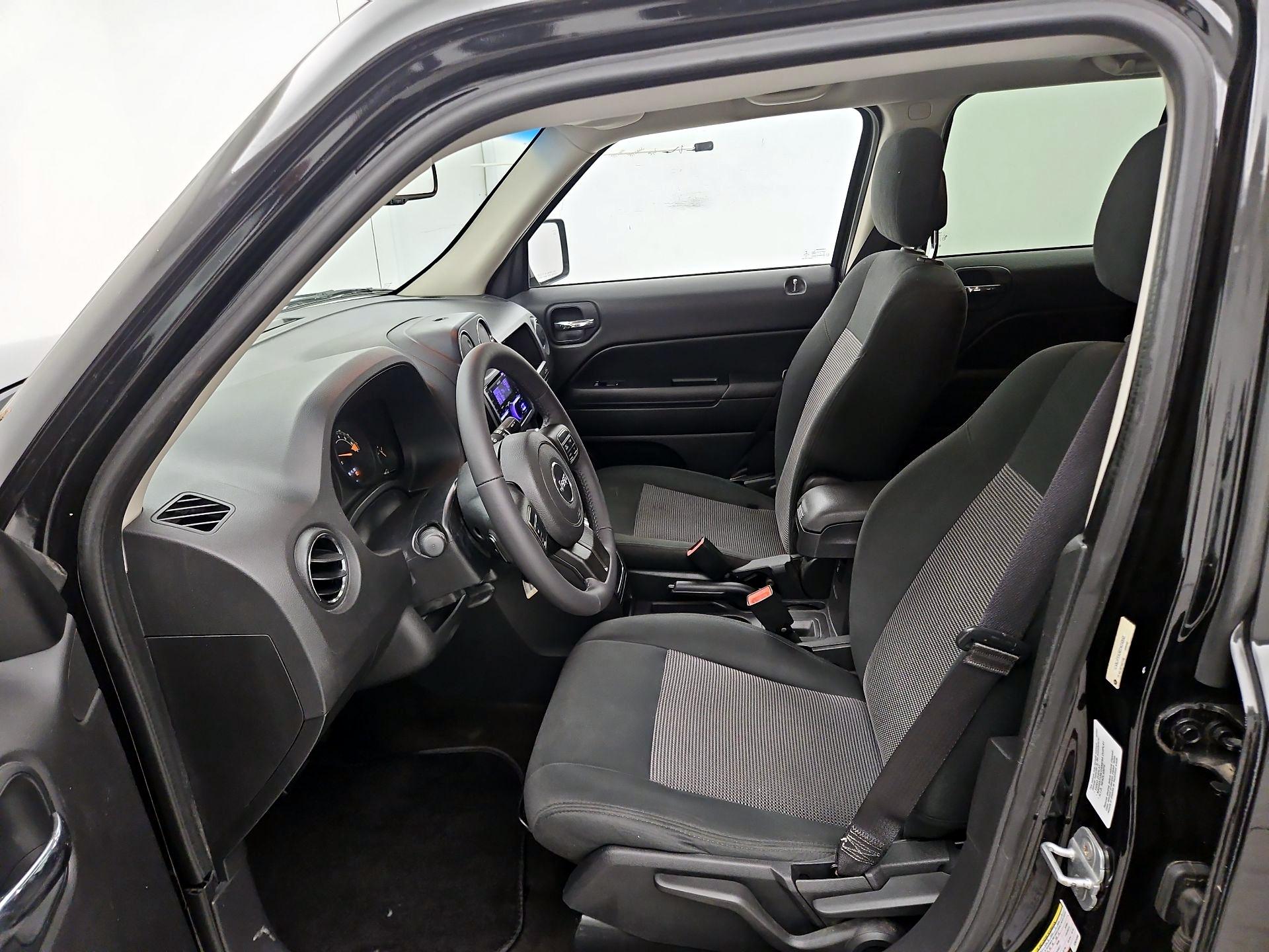 Thumbnail: 2014 Jeep Patriot - 11