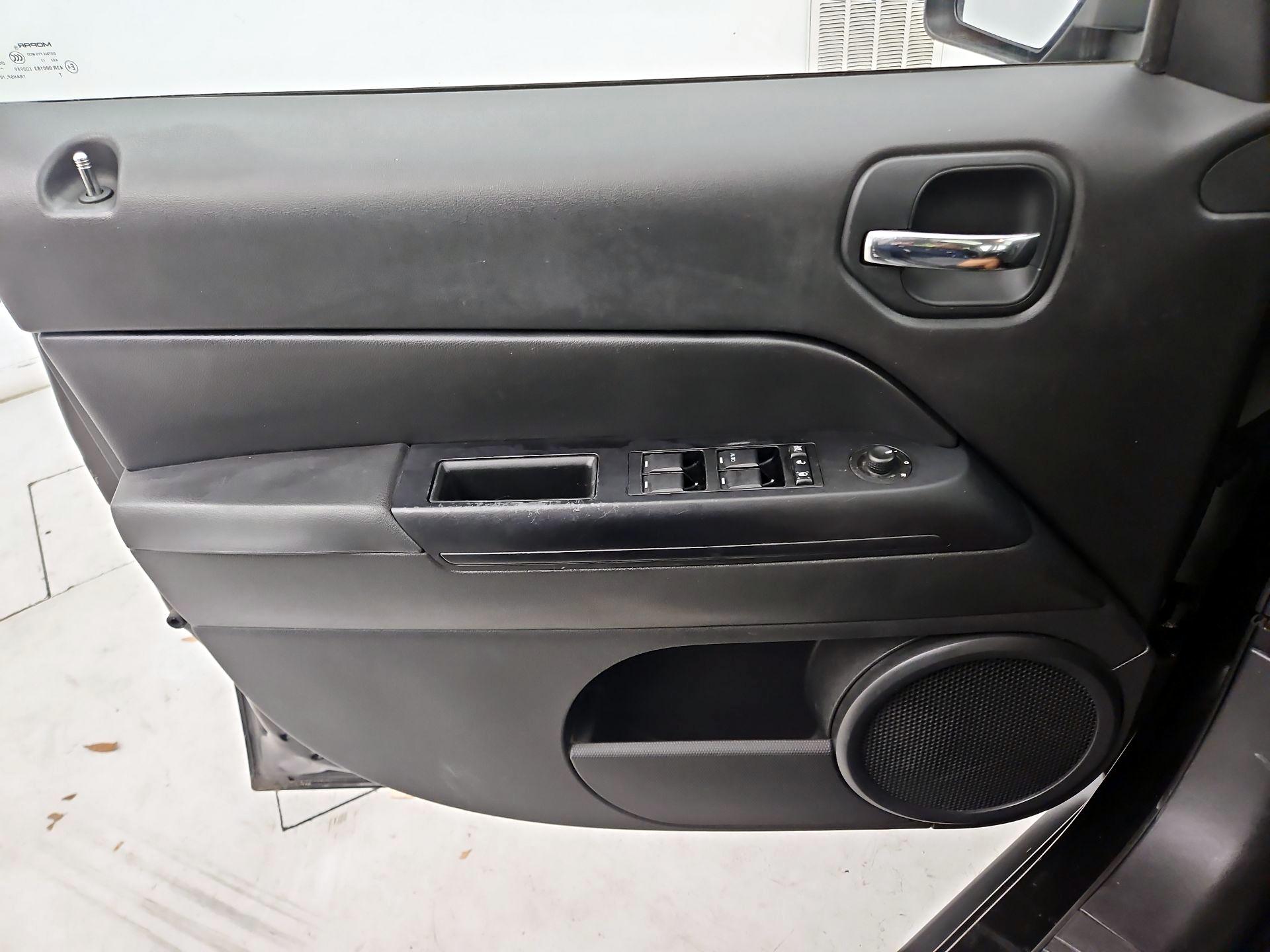 Thumbnail: 2014 Jeep Patriot - 12