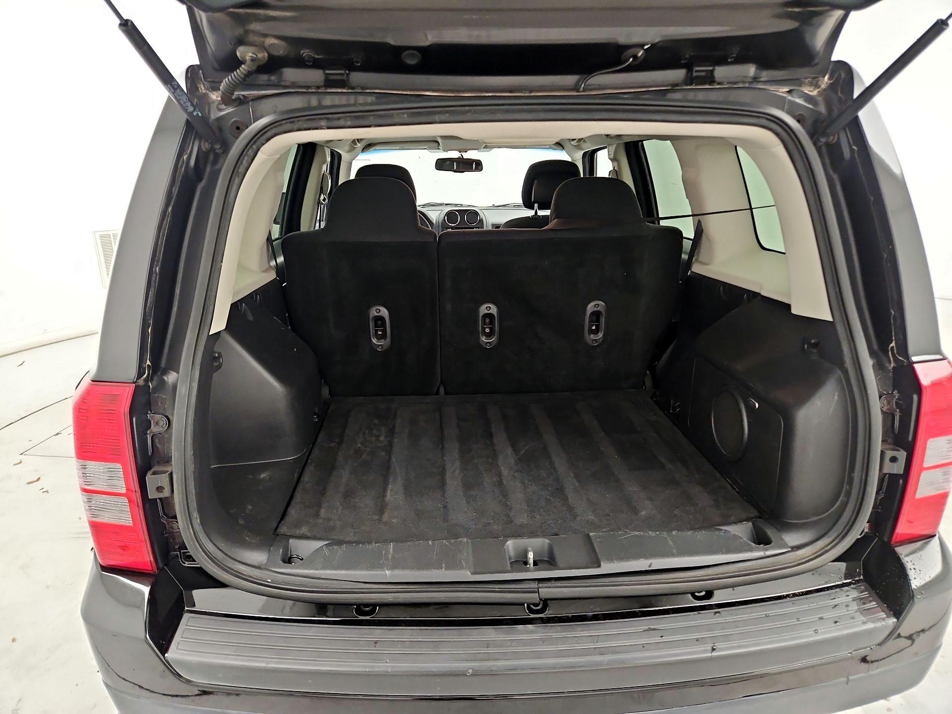 Thumbnail: 2014 Jeep Patriot - 19