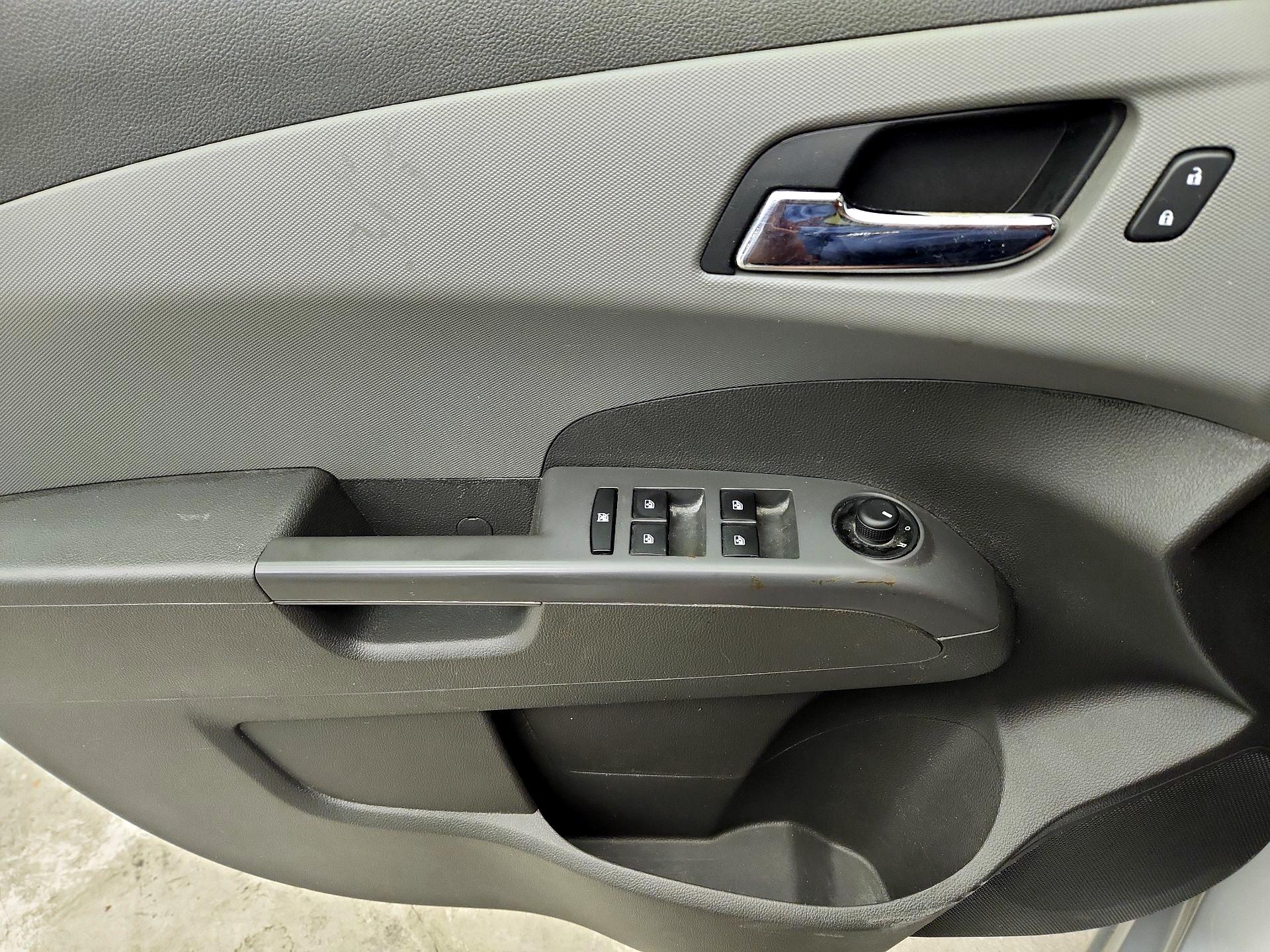 Thumbnail: 2016 Chevrolet Sonic - 12