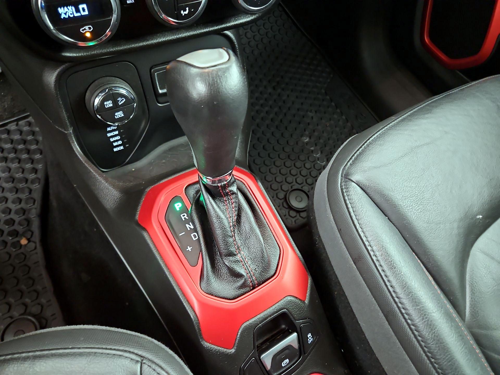 Thumbnail: 2016 Jeep Renegade - 18