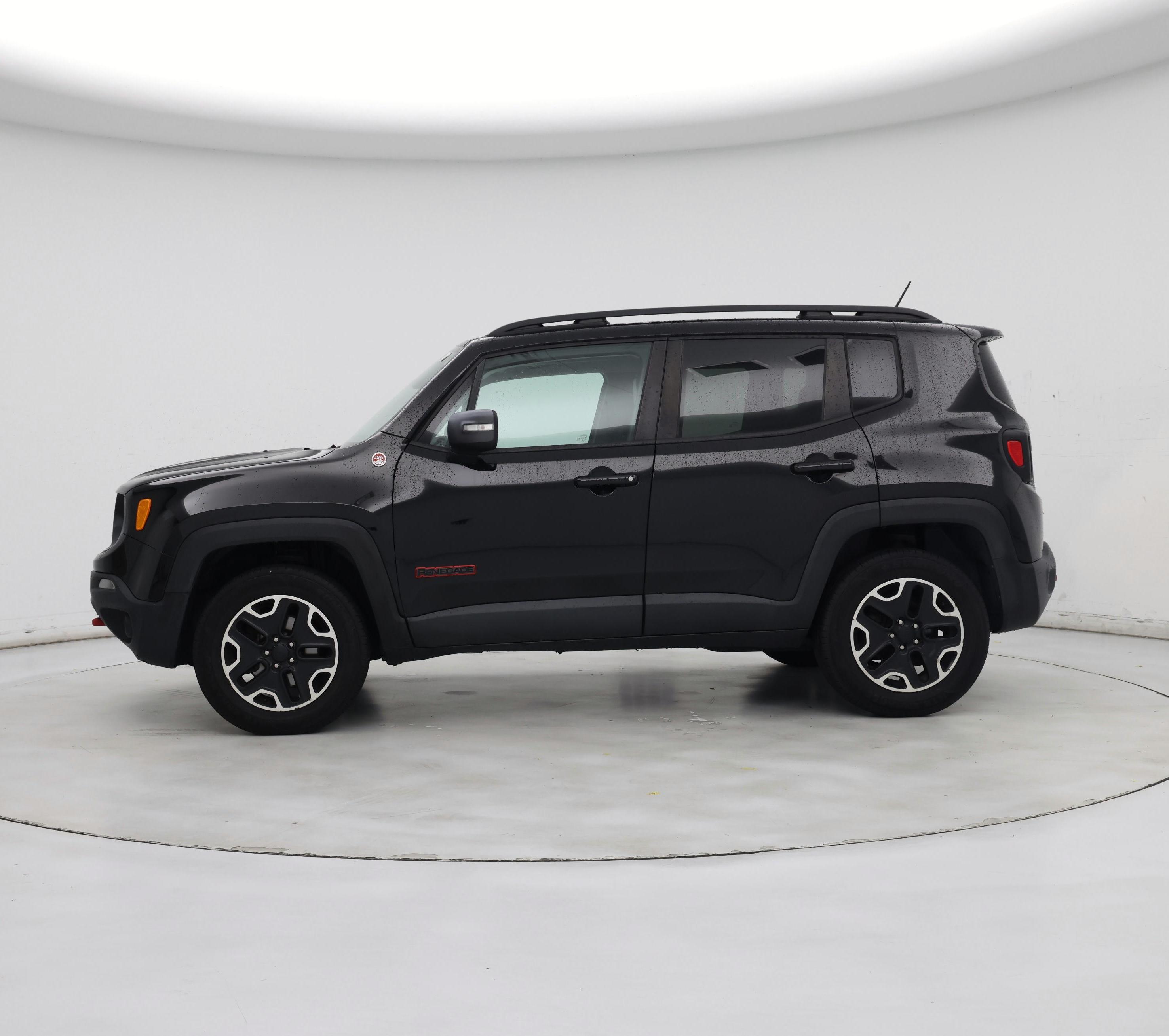 Thumbnail: 2016 Jeep Renegade - 3