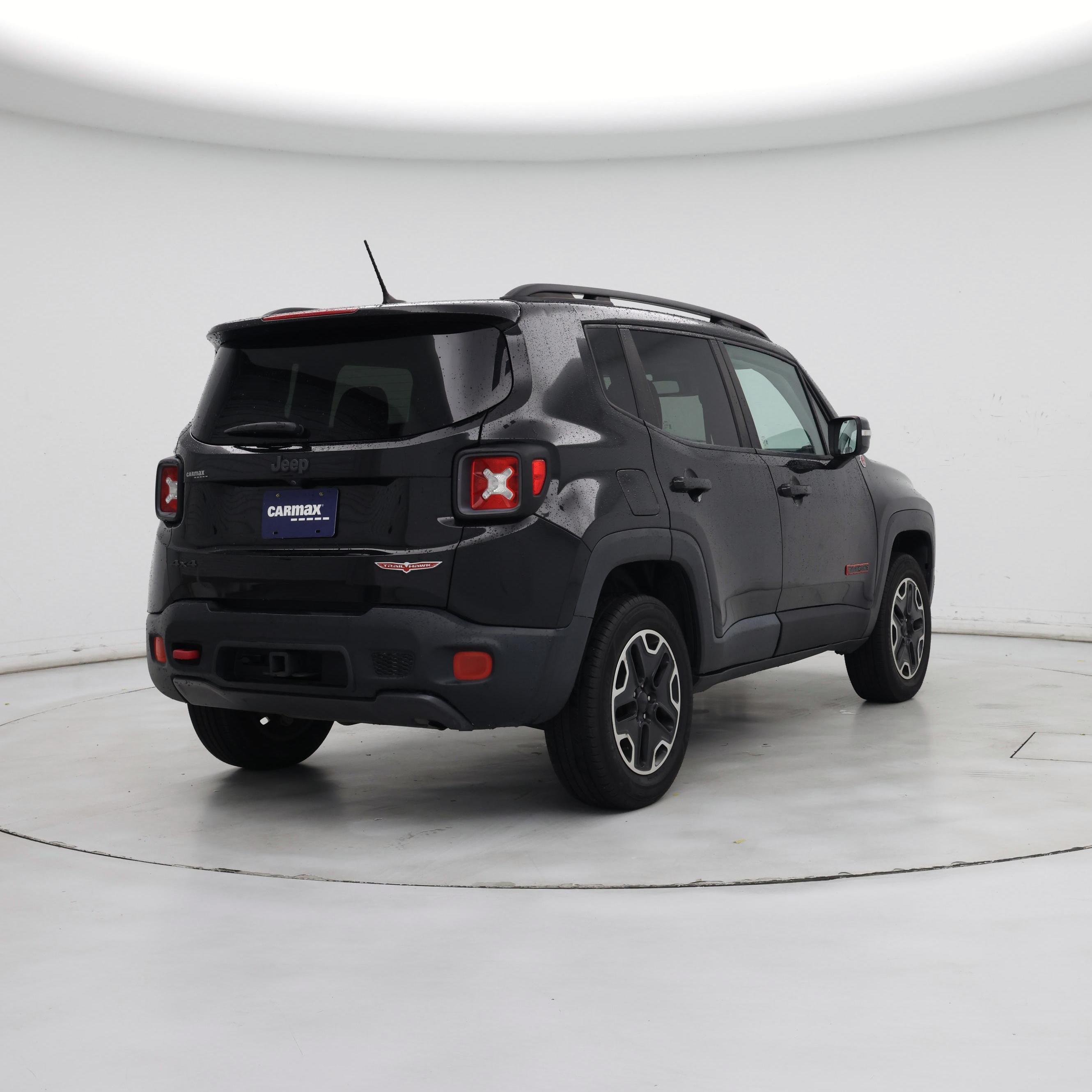 Thumbnail: 2016 Jeep Renegade - 8