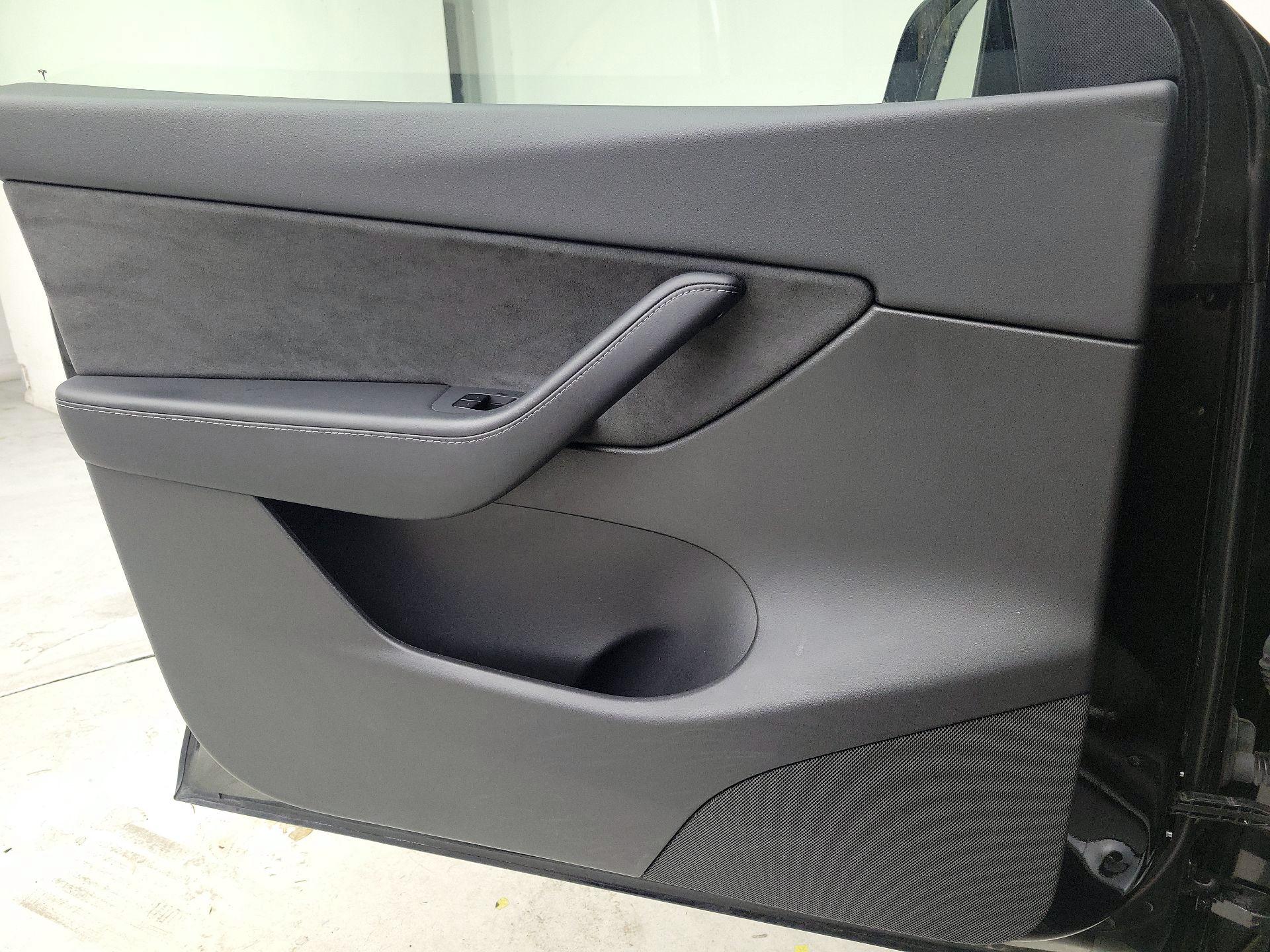 Thumbnail: 2021 Tesla Model Y - 12