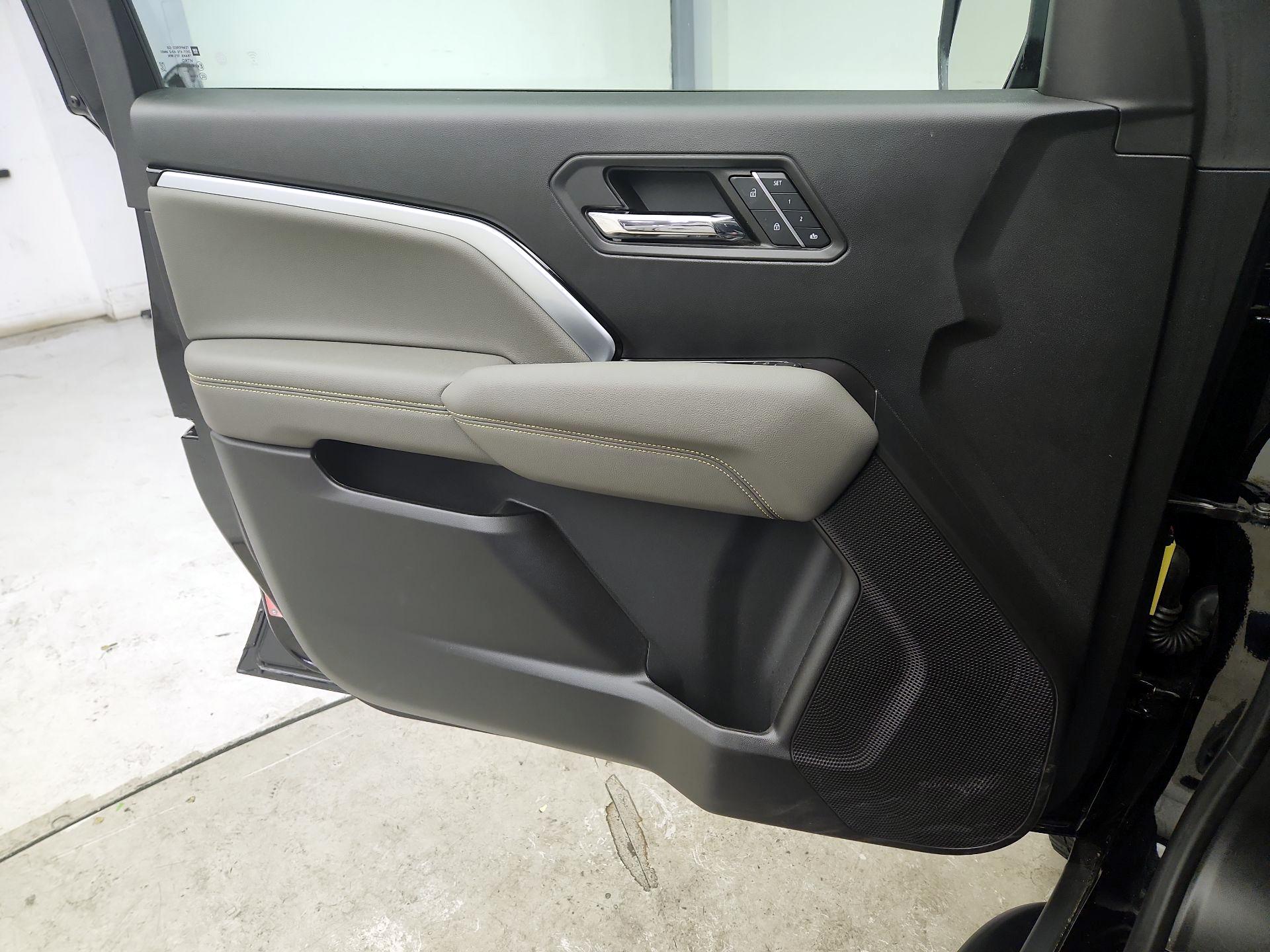 Thumbnail: 2024 Chevrolet Colorado - 12