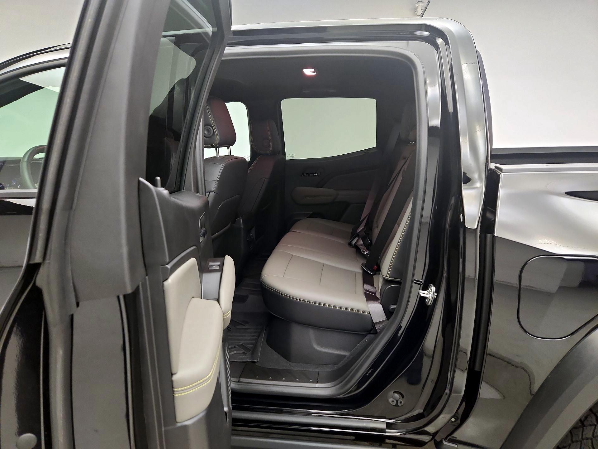 Thumbnail: 2024 Chevrolet Colorado - 19