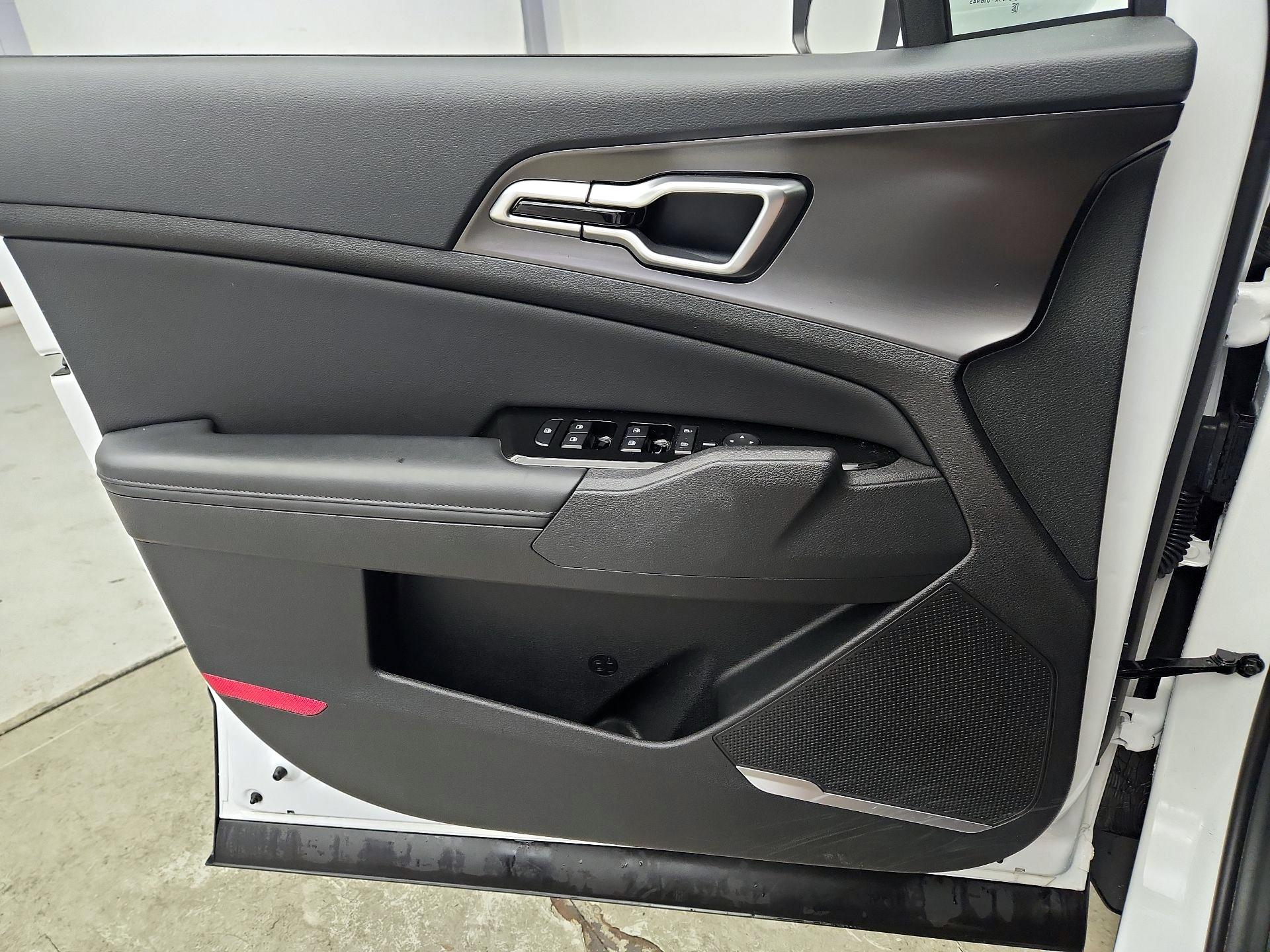 Thumbnail: 2023 Kia Sportage - 12