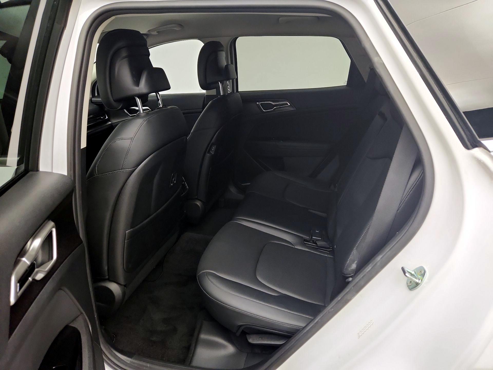 Thumbnail: 2023 Kia Sportage - 20