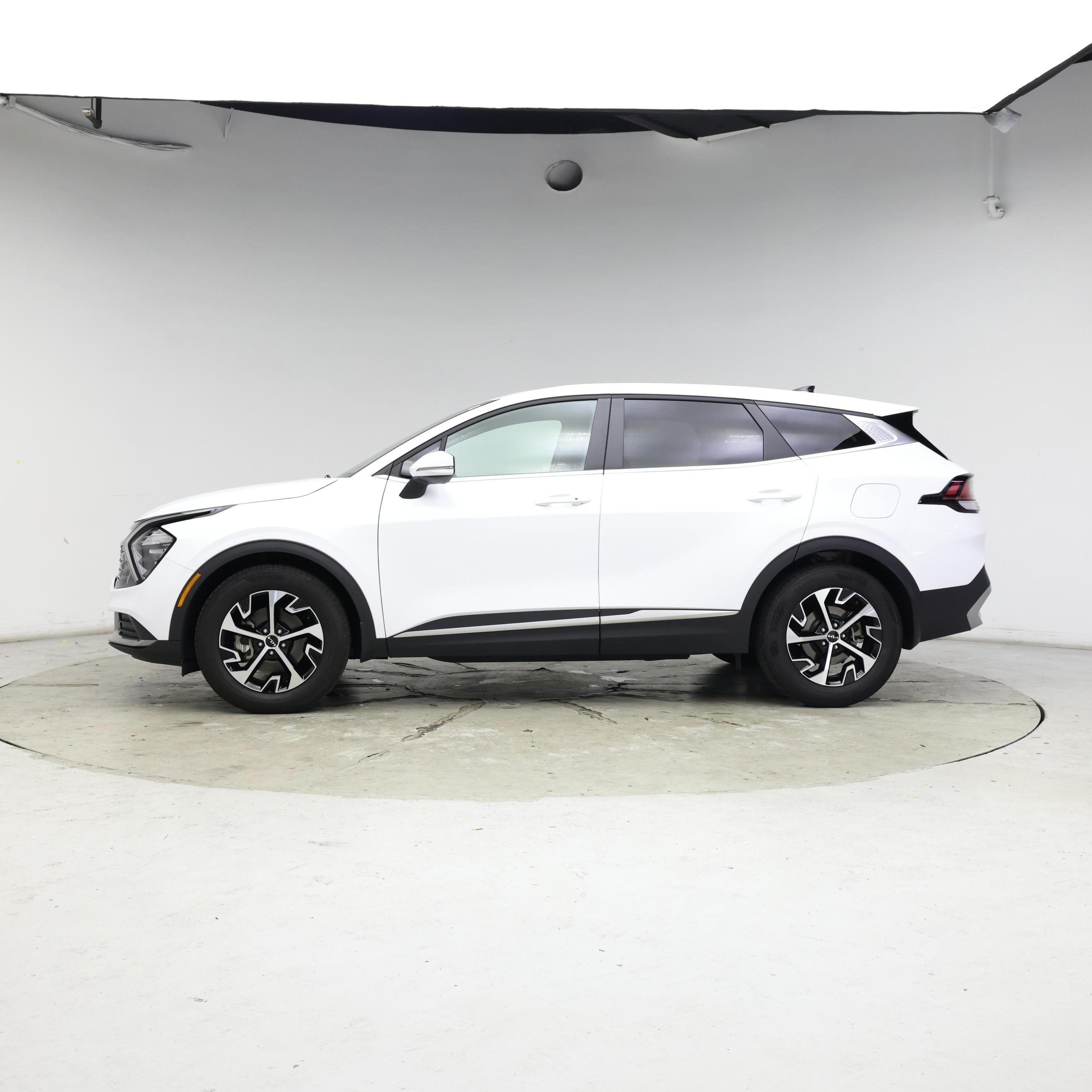 Thumbnail: 2023 Kia Sportage - 3