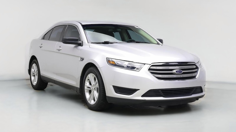2017 Ford Taurus SE Hero Image