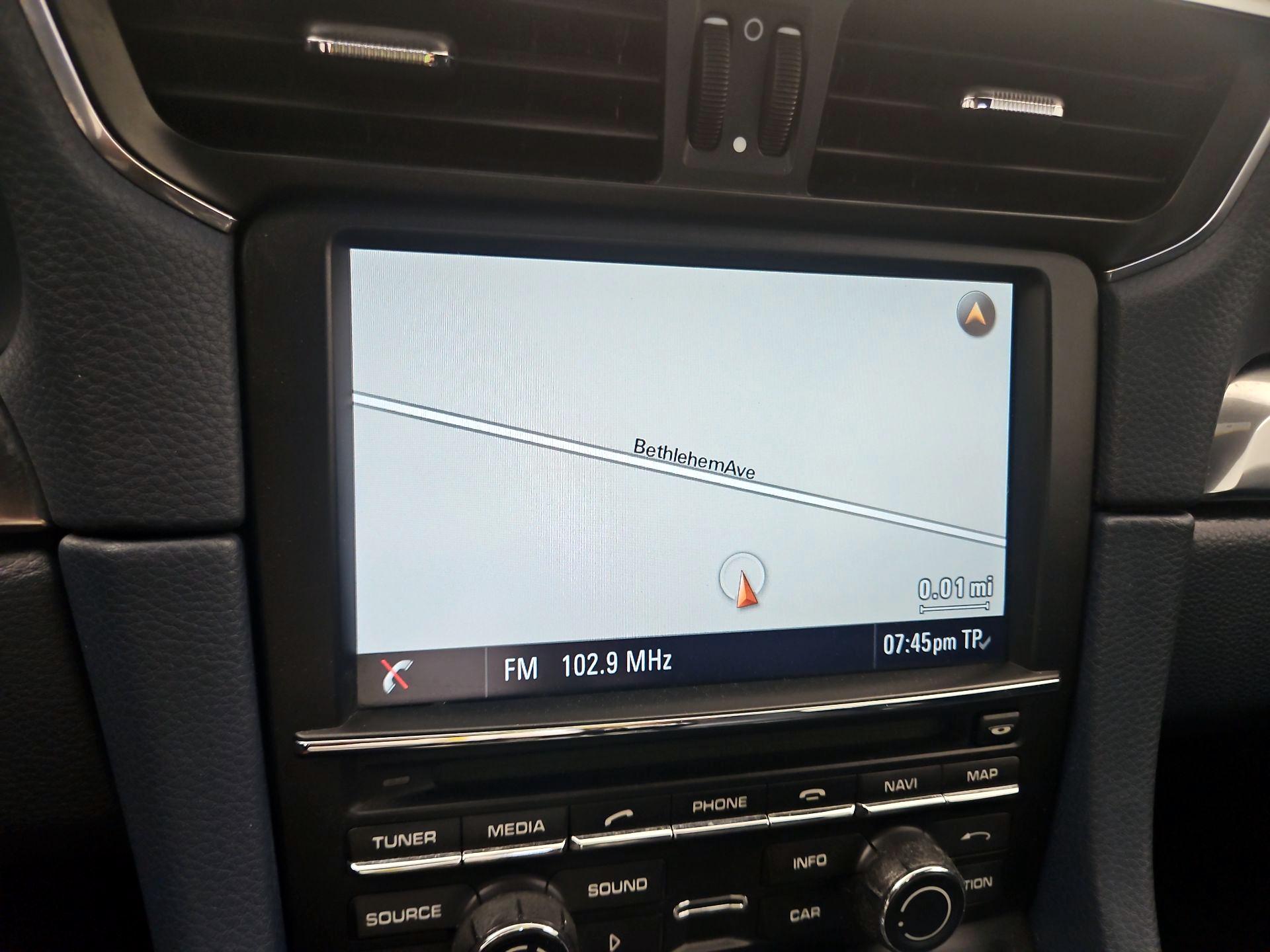 Thumbnail: 2014 Porsche 911 - 14