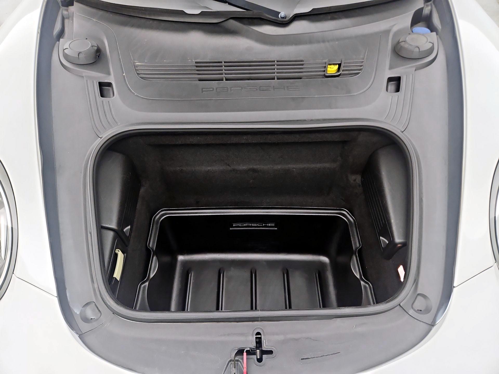 Thumbnail: 2014 Porsche 911 - 20