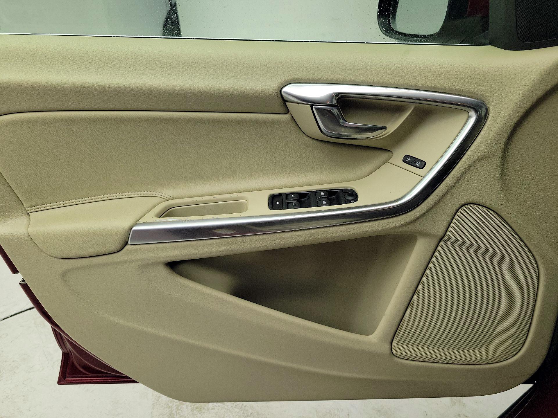 Thumbnail: 2015 Volvo S60 - 12