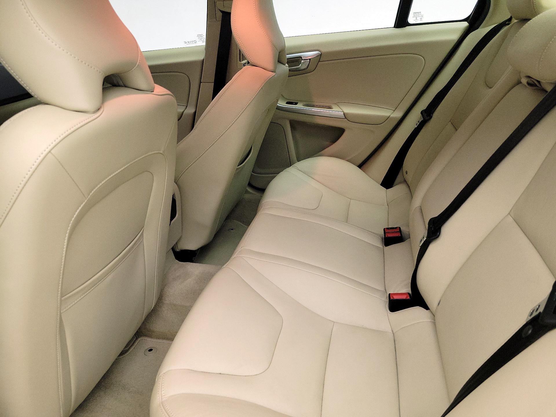 Thumbnail: 2015 Volvo S60 - 18