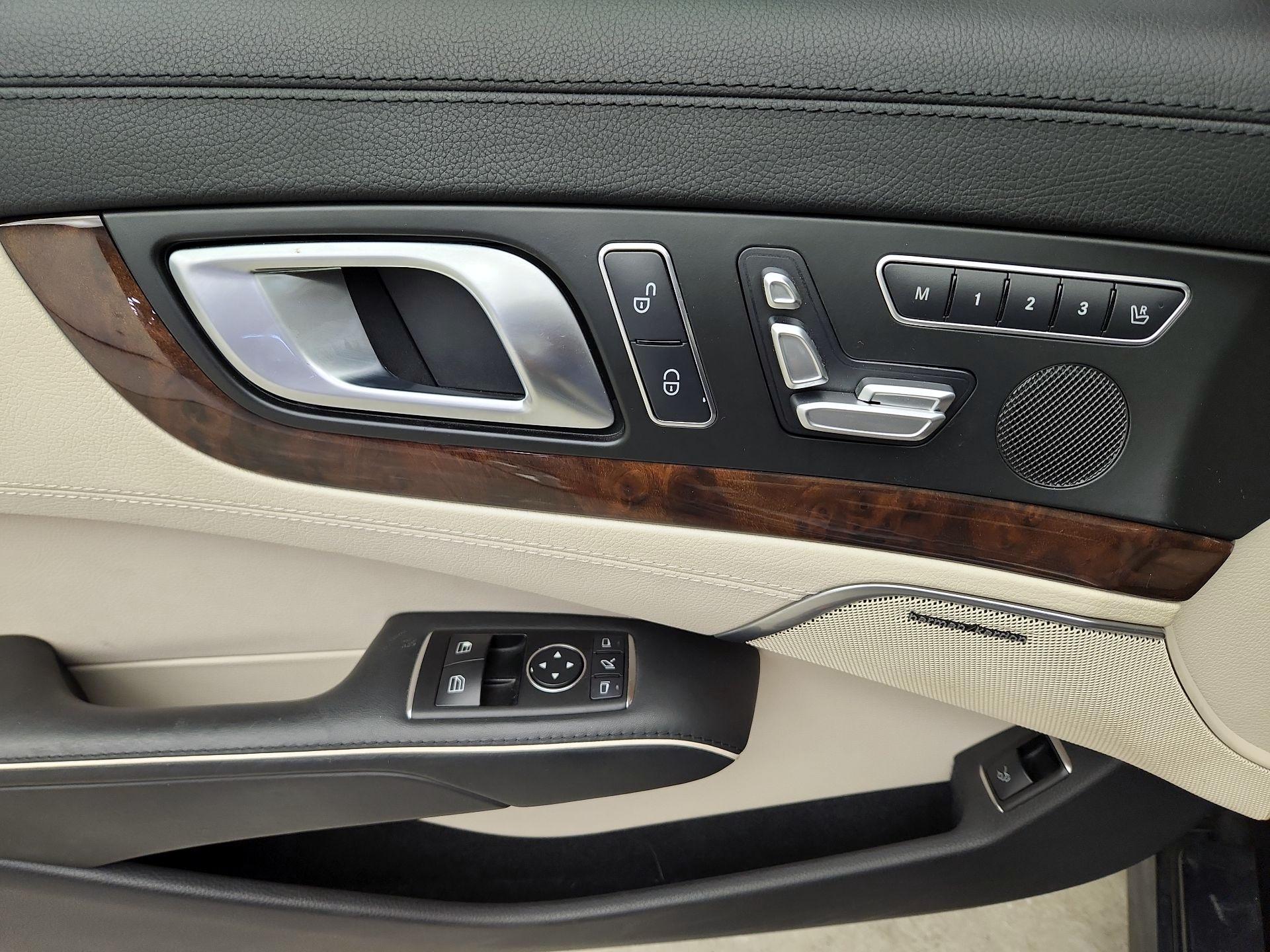 Thumbnail: 2014 Mercedes-Benz SL-Class - 12