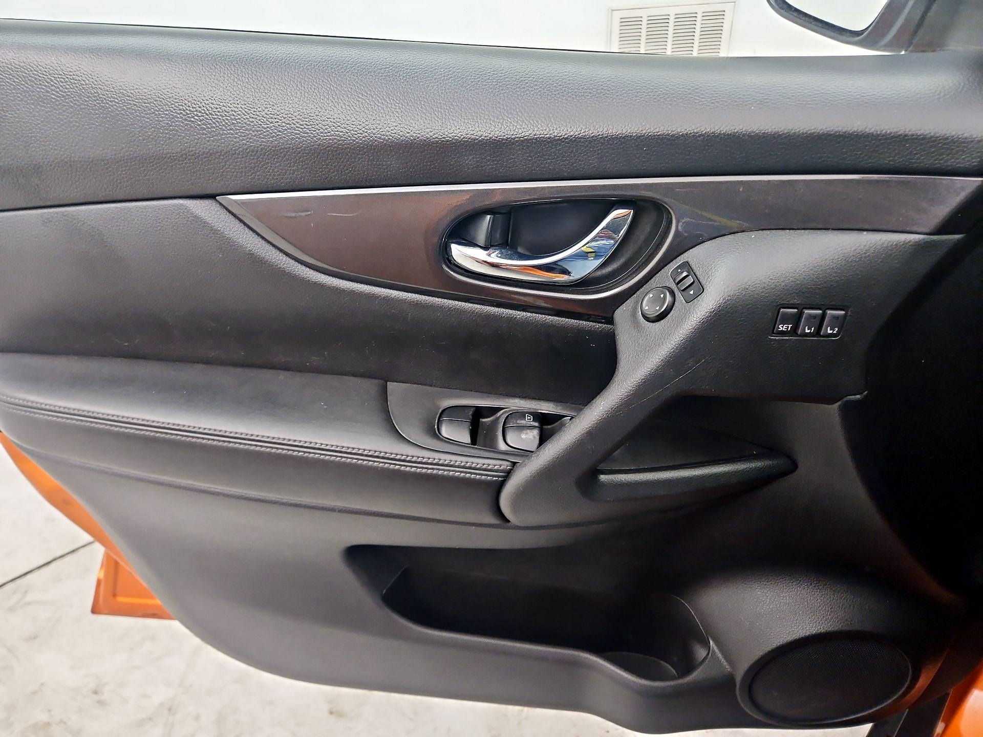 Thumbnail: 2018 Nissan Rogue - 12
