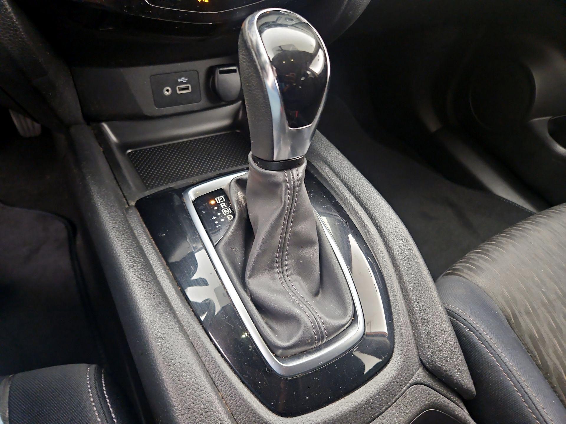 Thumbnail: 2018 Nissan Rogue - 17