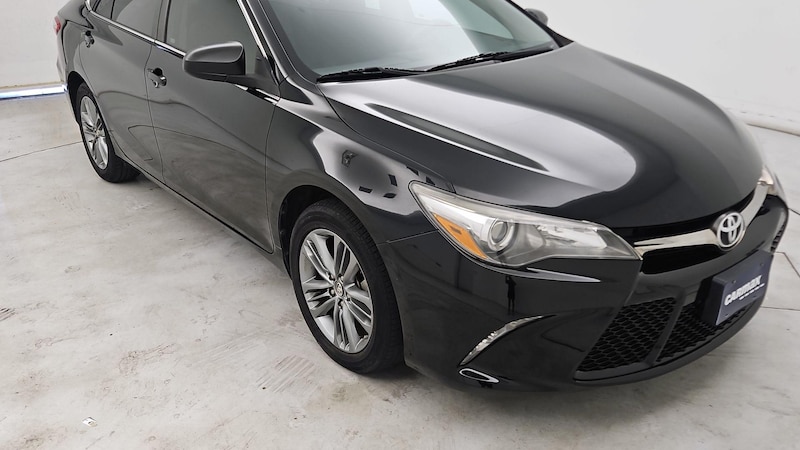 2017 Toyota Camry SE Hero Image
