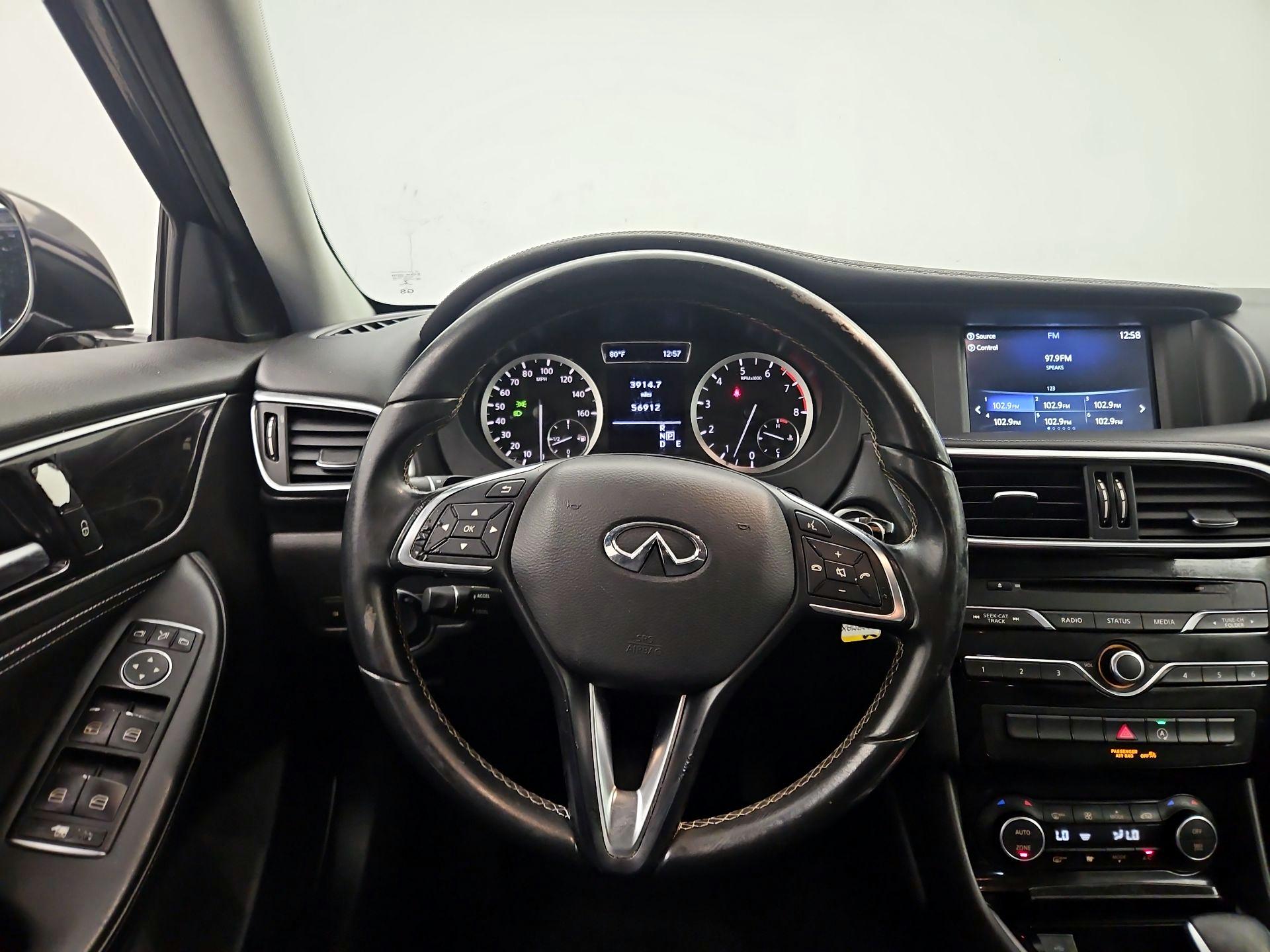 Thumbnail: 2017 INFINITI QX30 - 10