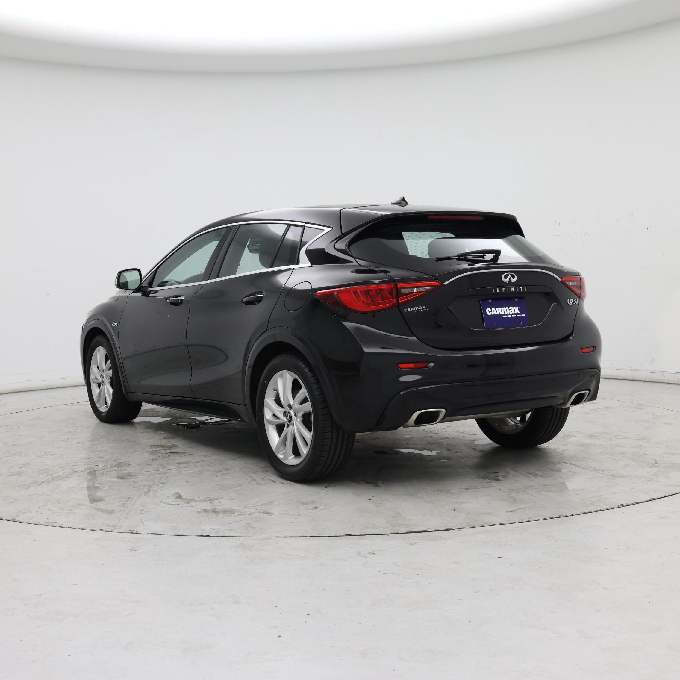 Thumbnail: 2017 INFINITI QX30 - 2