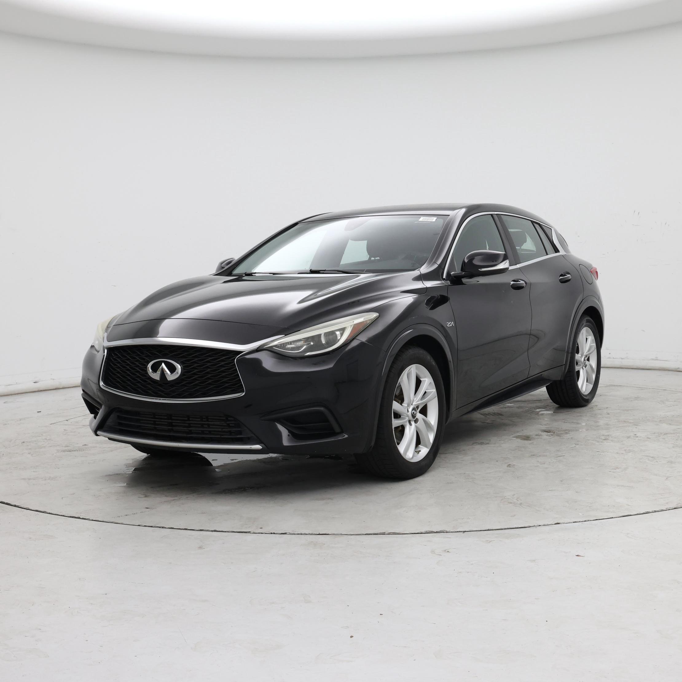 Thumbnail: 2017 INFINITI QX30 - 4