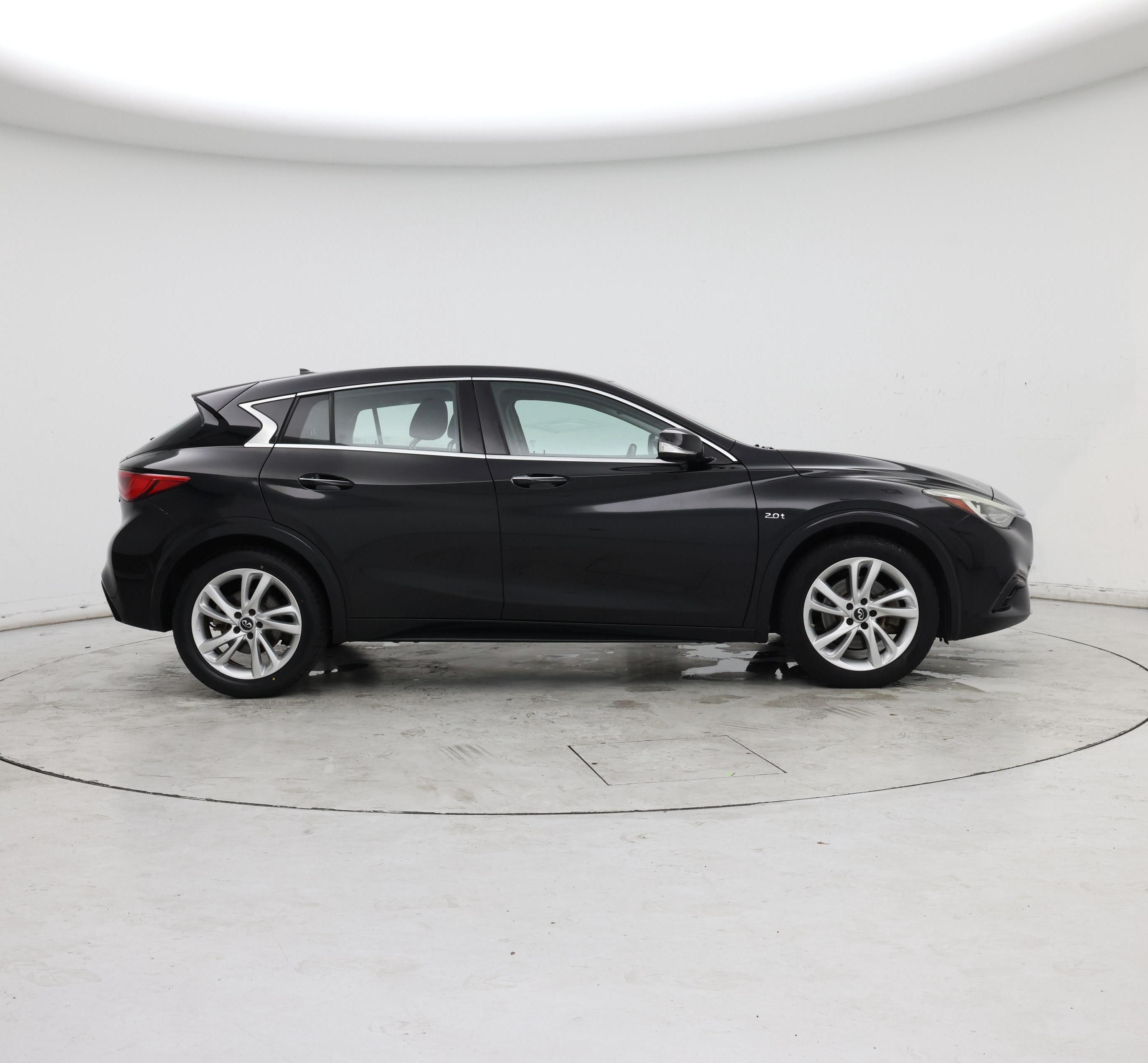 Thumbnail: 2017 INFINITI QX30 - 7