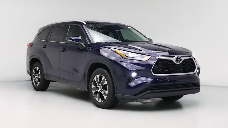 2022 Toyota Highlander XLE Hero Image
