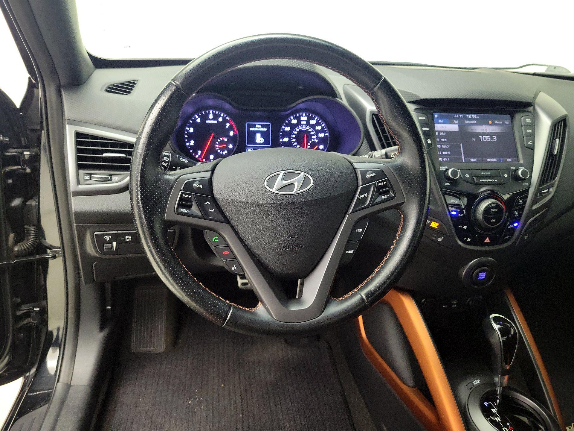 Thumbnail: 2017 Hyundai Veloster - 10