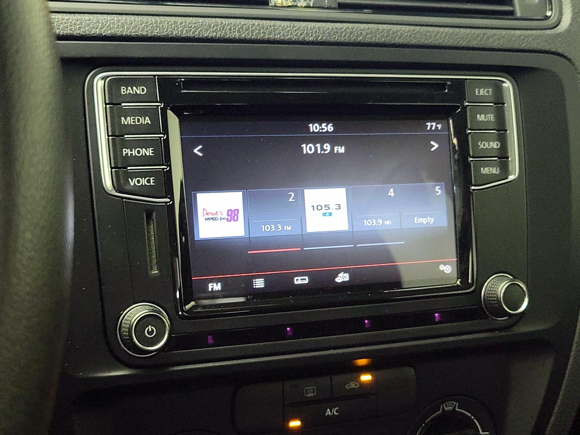 Thumbnail: 2016 Volkswagen Jetta - 15
