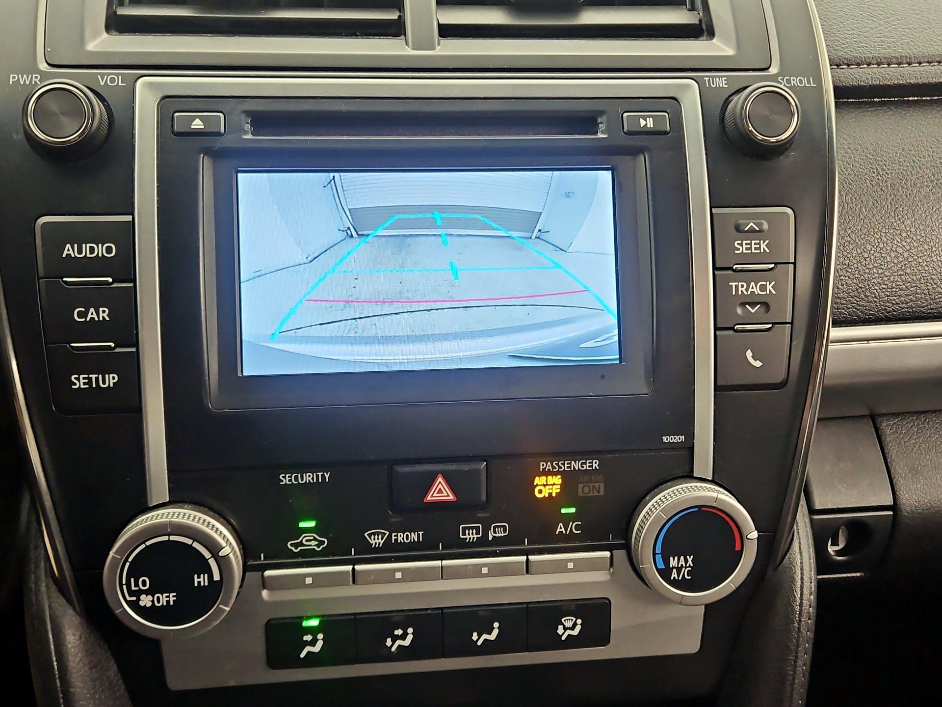 Thumbnail: 2014 Toyota Camry - 14