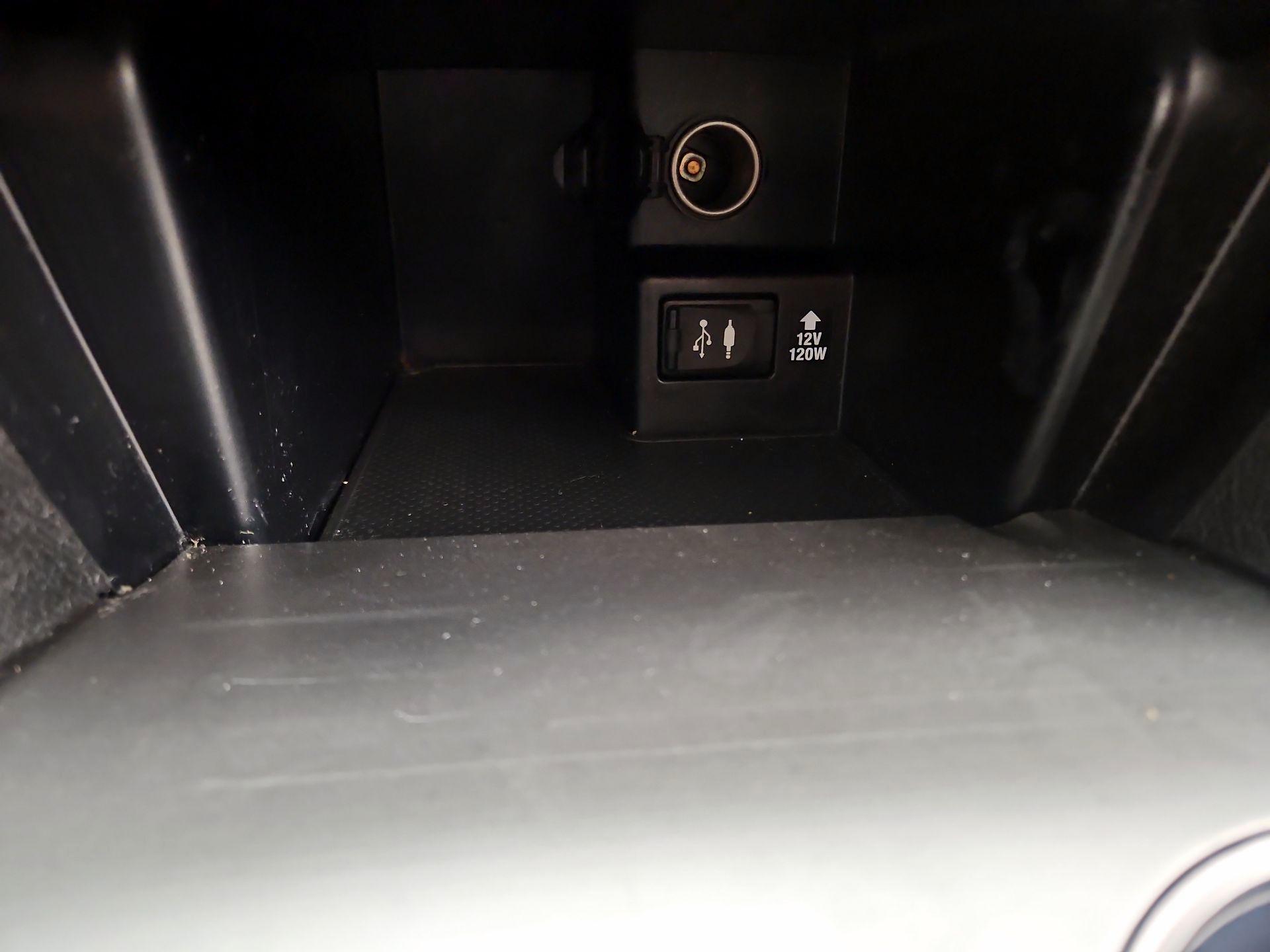 Thumbnail: 2014 Toyota Camry - 18