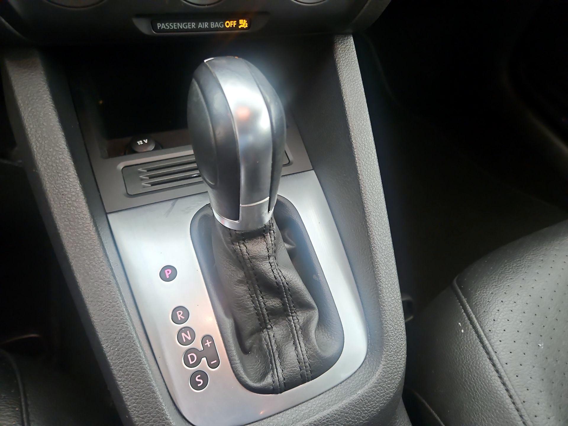 Thumbnail: 2014 Volkswagen Jetta - 16