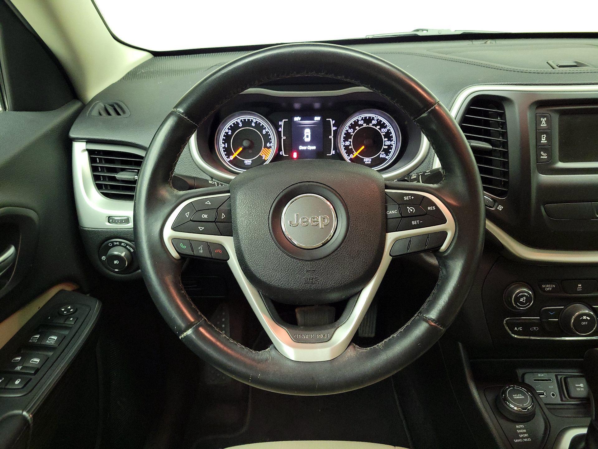 Thumbnail: 2015 Jeep Cherokee - 10