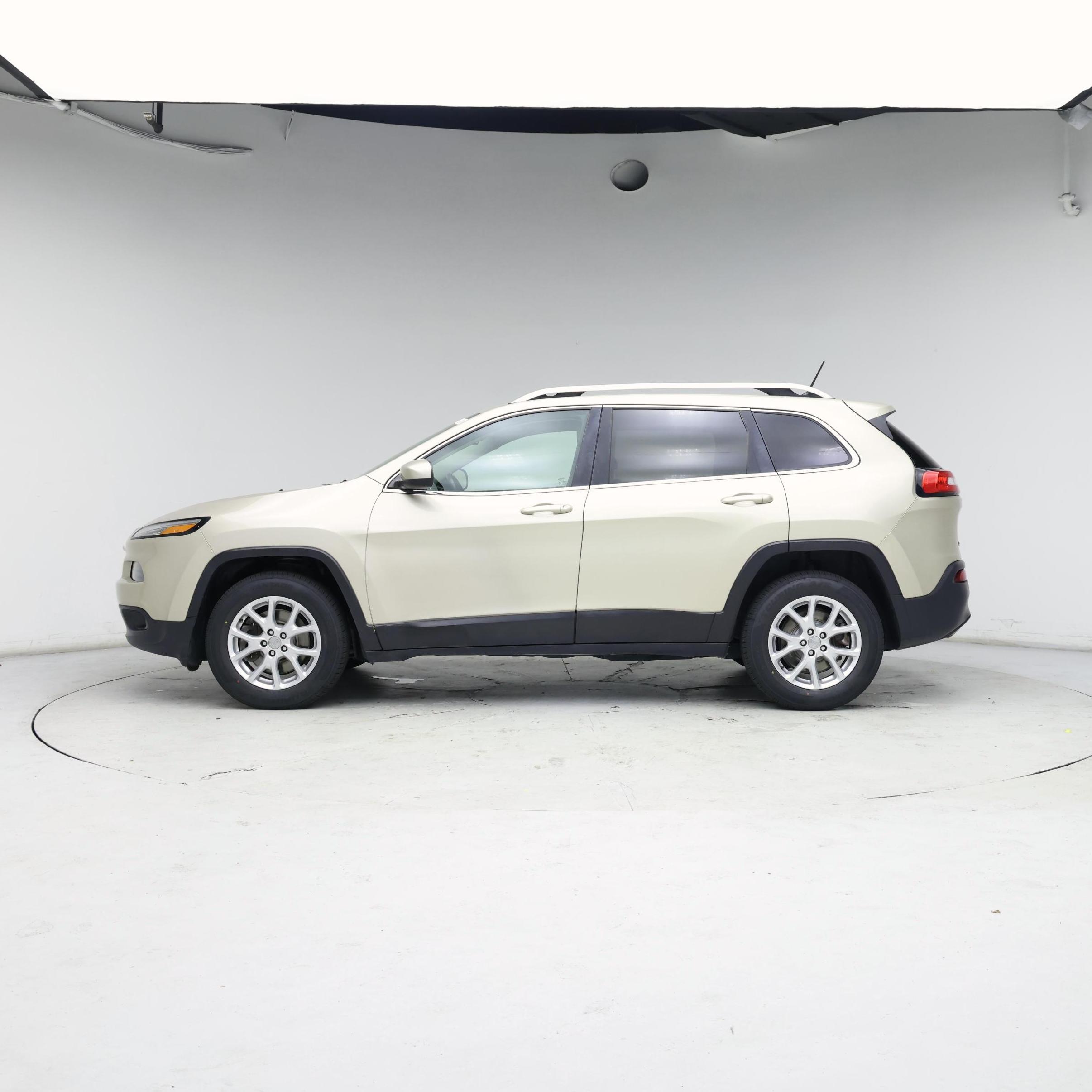 Thumbnail: 2015 Jeep Cherokee - 3