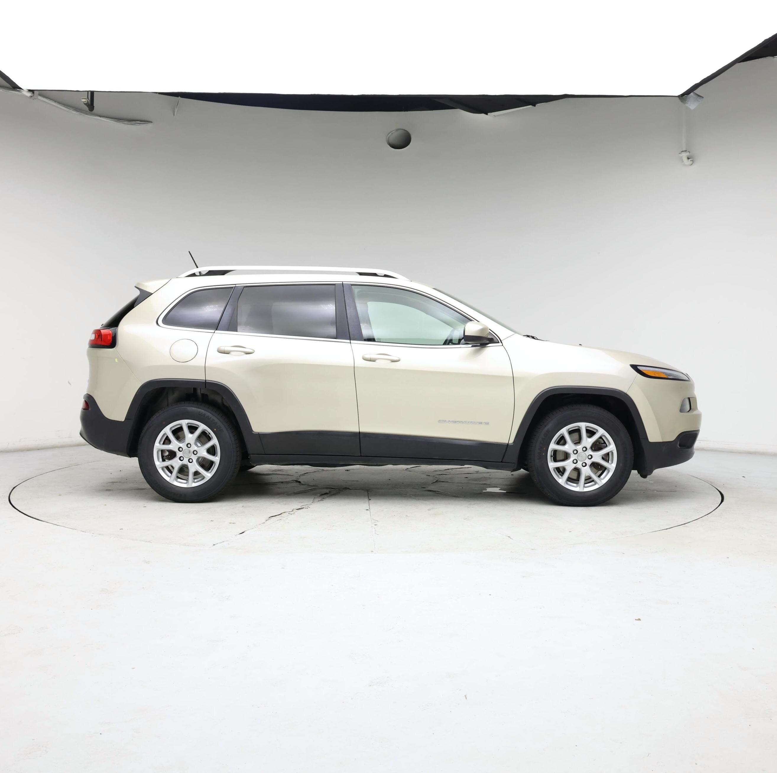 Thumbnail: 2015 Jeep Cherokee - 7