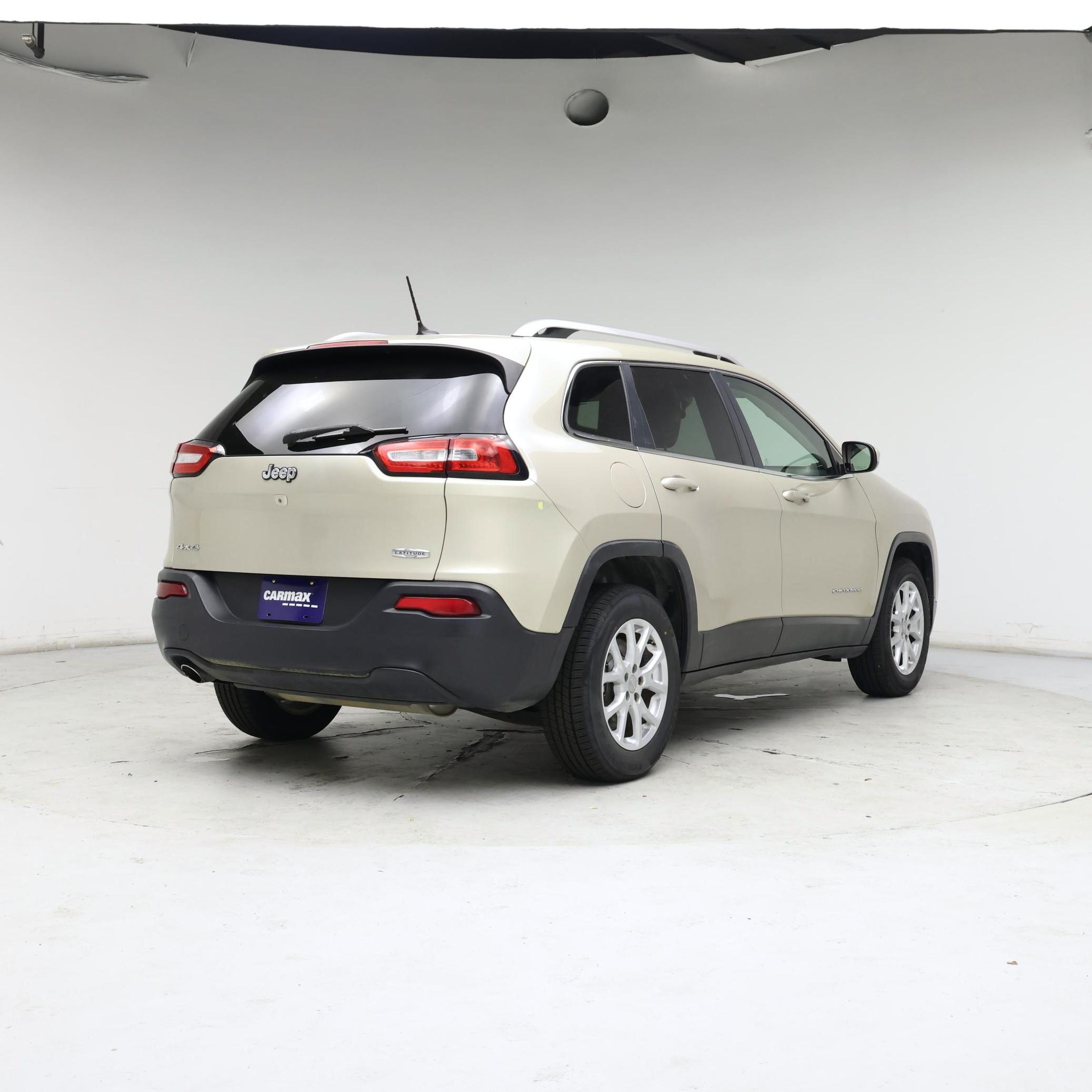 Thumbnail: 2015 Jeep Cherokee - 8