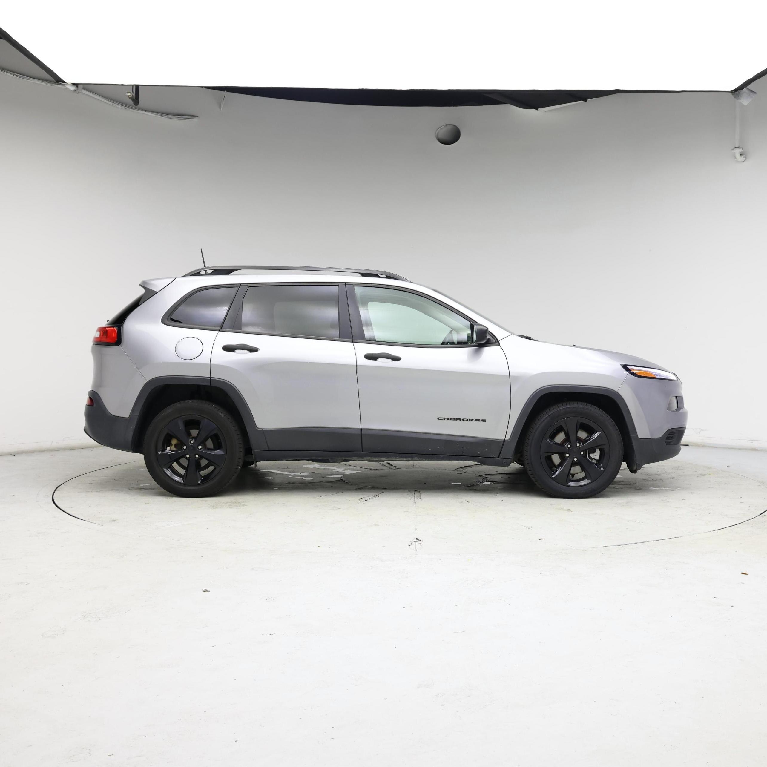 Thumbnail: 2017 Jeep Cherokee - 7