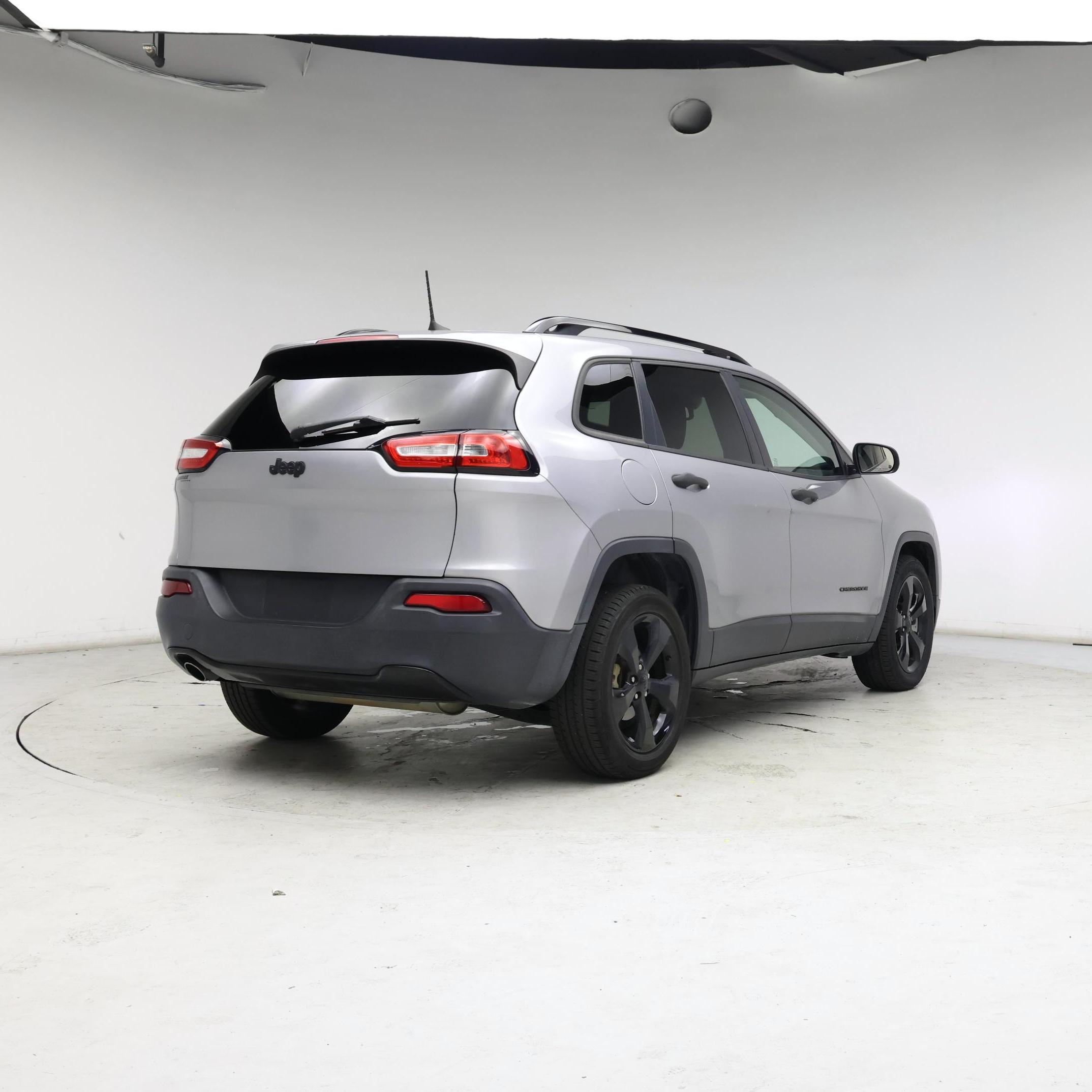 Thumbnail: 2017 Jeep Cherokee - 8