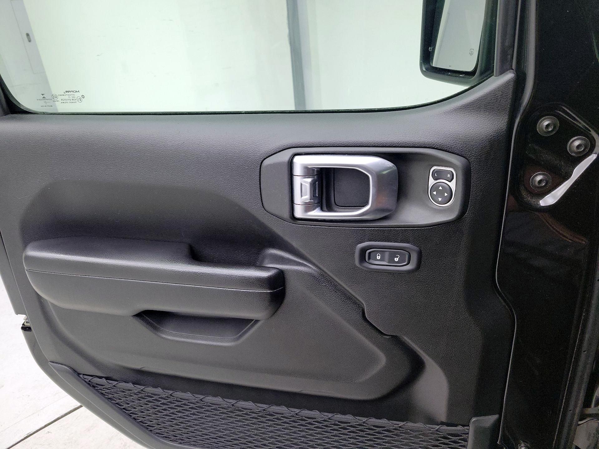 Thumbnail: 2021 Jeep Gladiator - 12