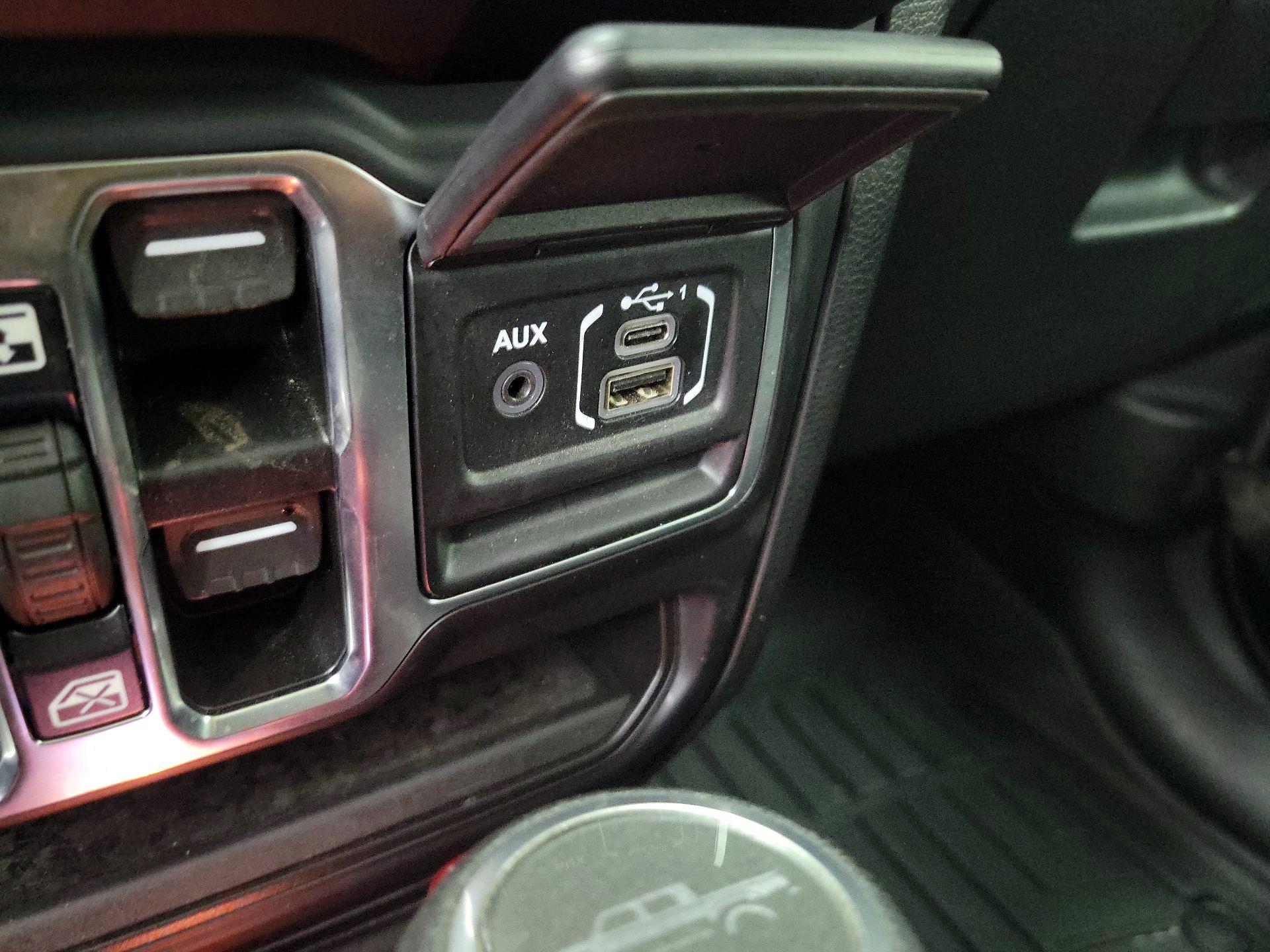 Thumbnail: 2021 Jeep Gladiator - 19