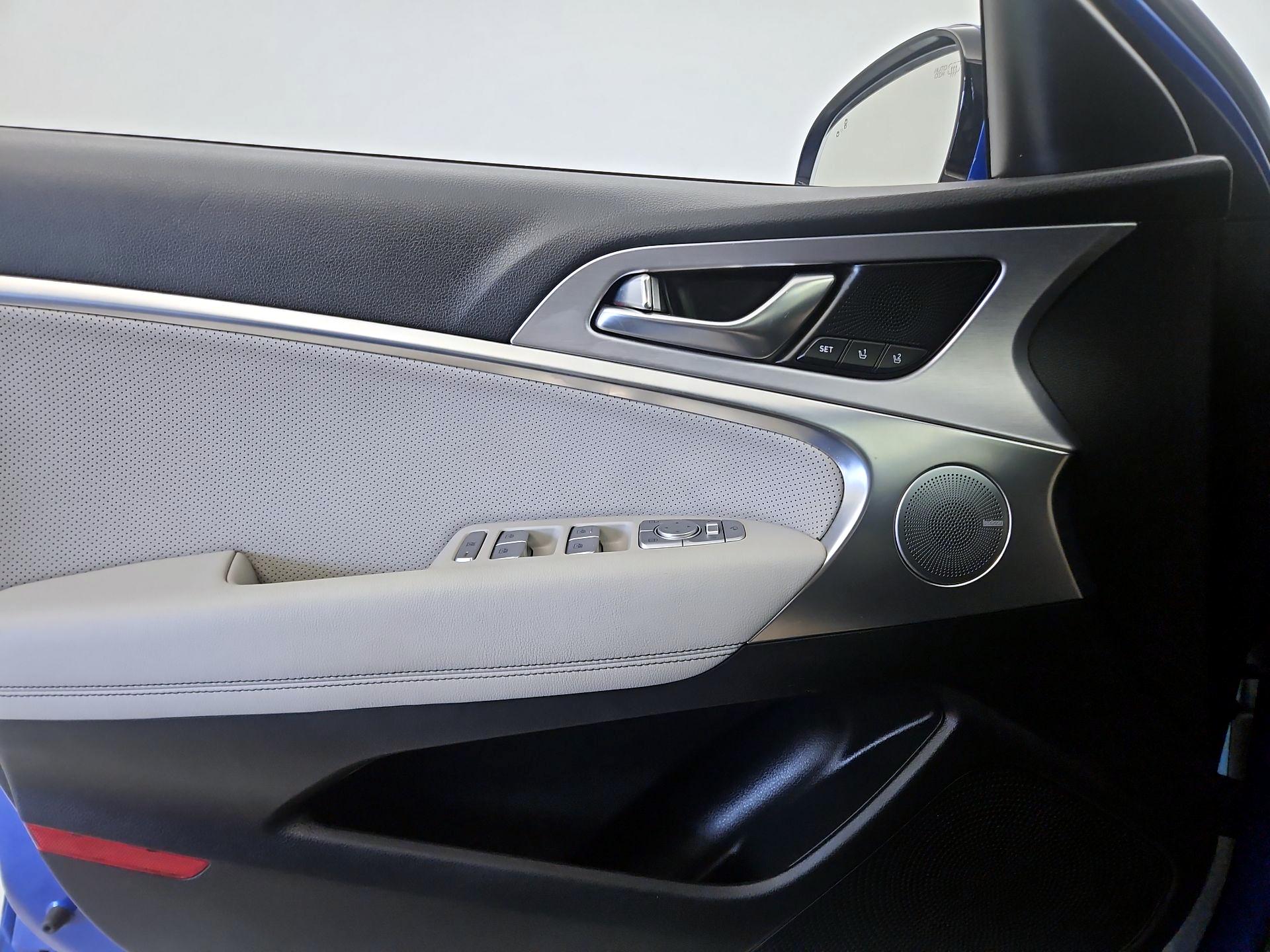 Thumbnail: 2019 Genesis G70 - 12