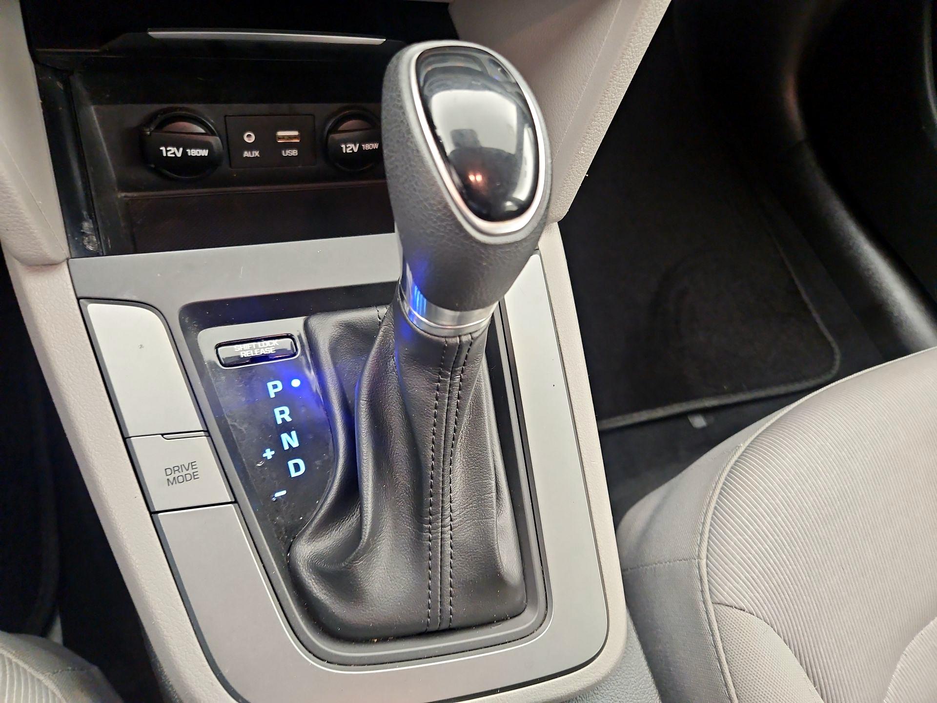 Thumbnail: 2018 Hyundai Elantra - 16