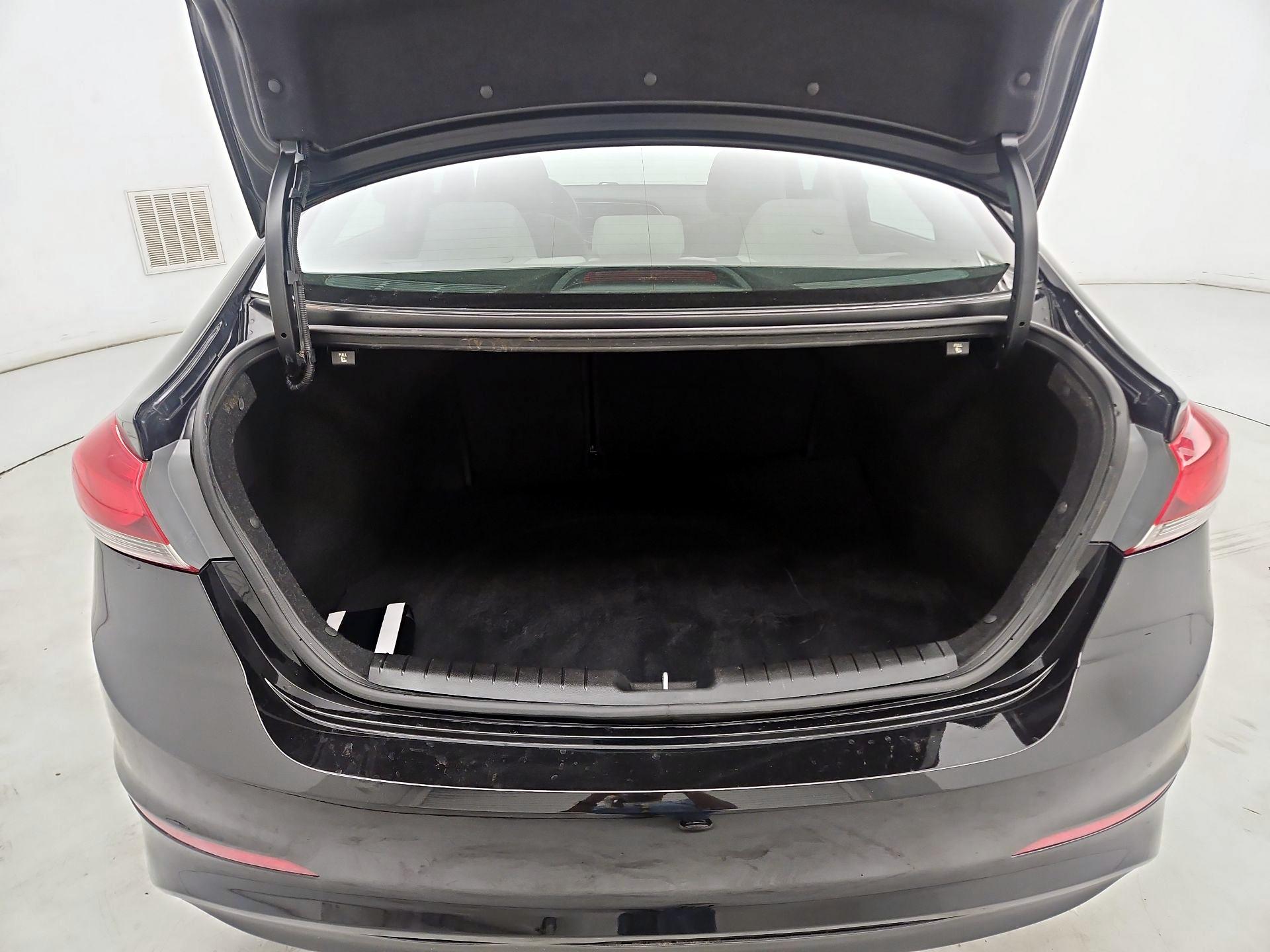 Thumbnail: 2018 Hyundai Elantra - 19