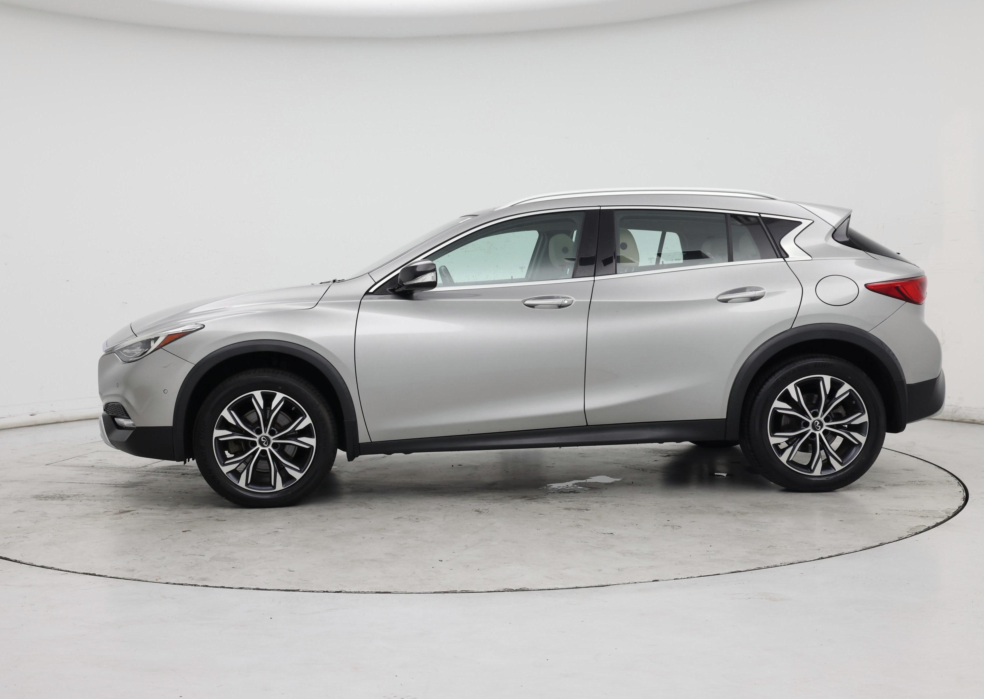 Thumbnail: 2018 INFINITI QX30 - 3