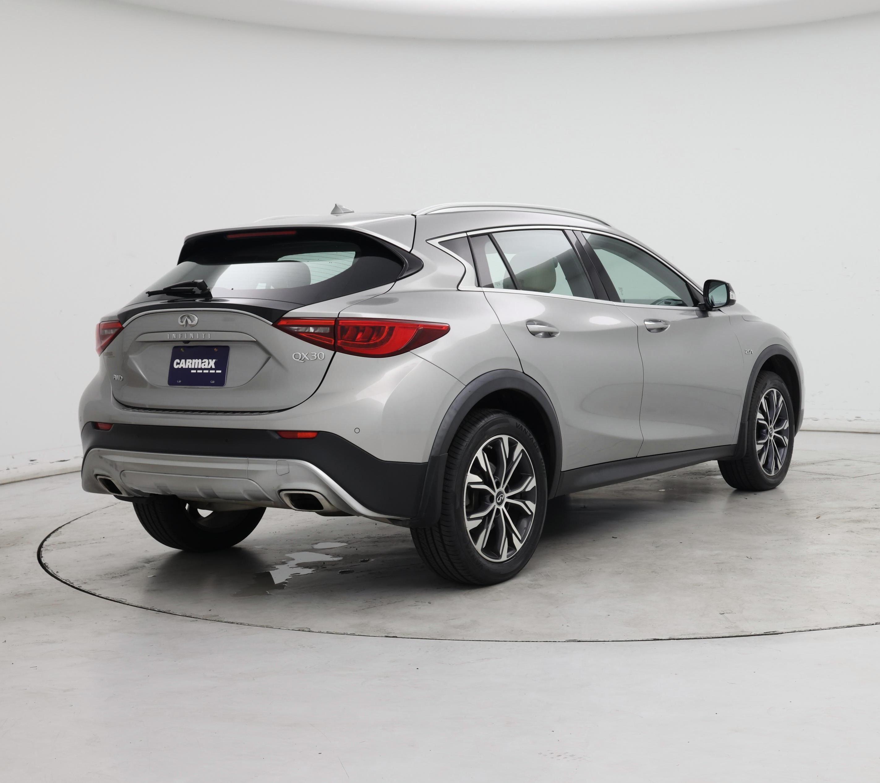 Thumbnail: 2018 INFINITI QX30 - 8